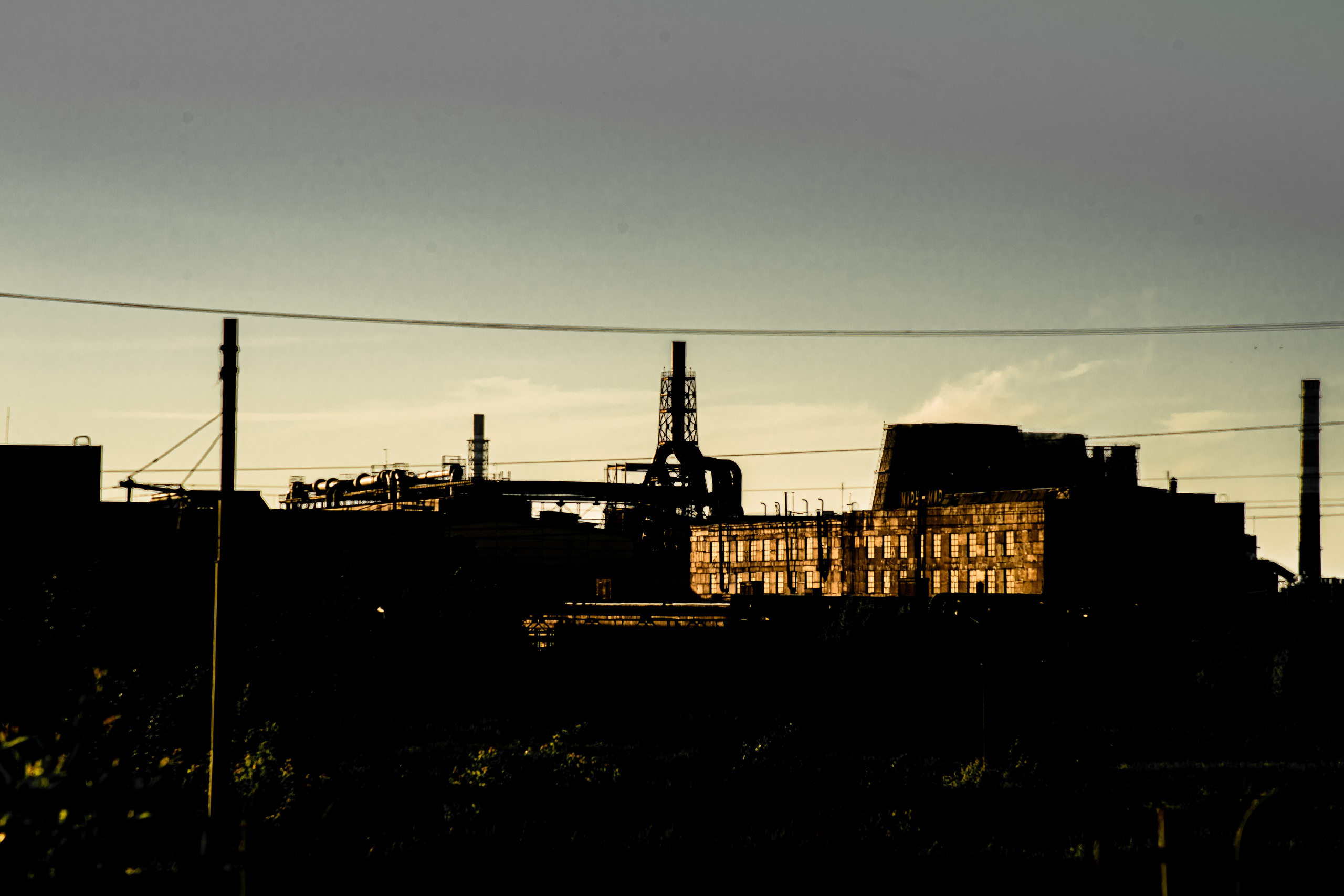 Tender Colors of a Heavy City. Whoii art