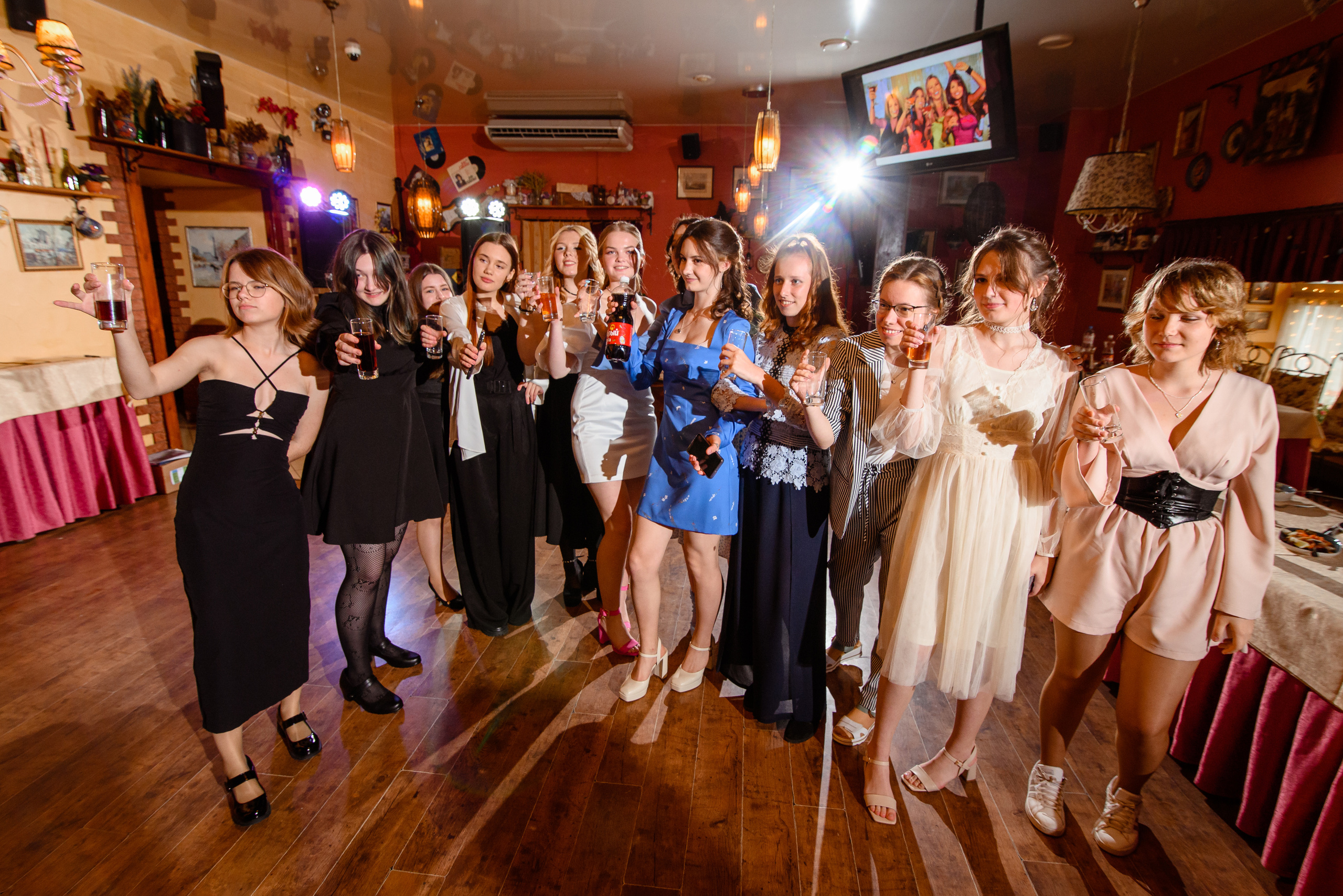 Репортаж. Выпускной в кафе «Еж». Семейный и детский фотограф в Нижнем Новгороде Валентина Леонтьева