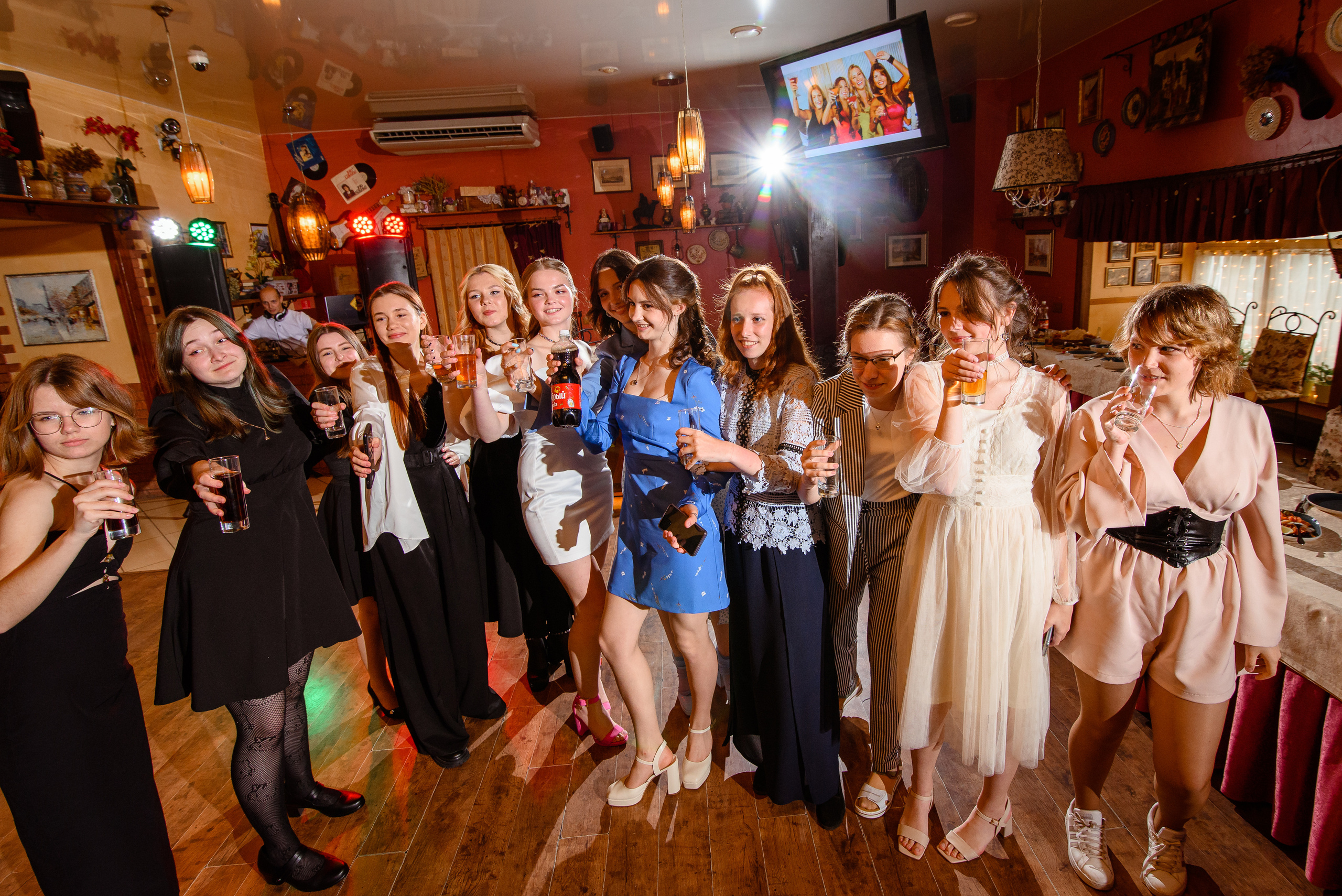 Репортаж. Выпускной в кафе «Еж». Семейный и детский фотограф в Нижнем Новгороде Валентина Леонтьева