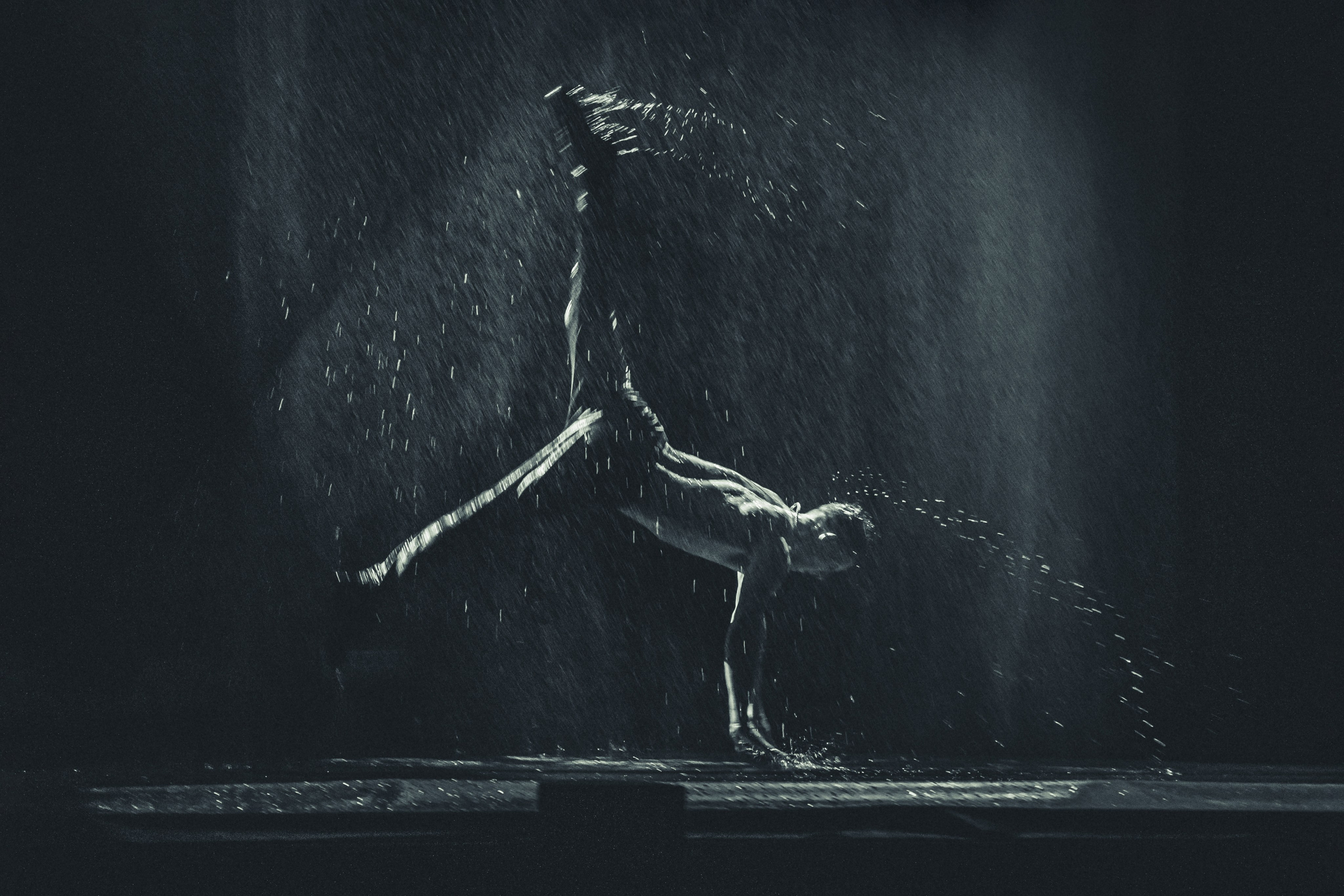 Шоу под дождем, Гранд Холл Сибирь, 20.02.2026. Фотограф Регина Крикунова г. Красноярск