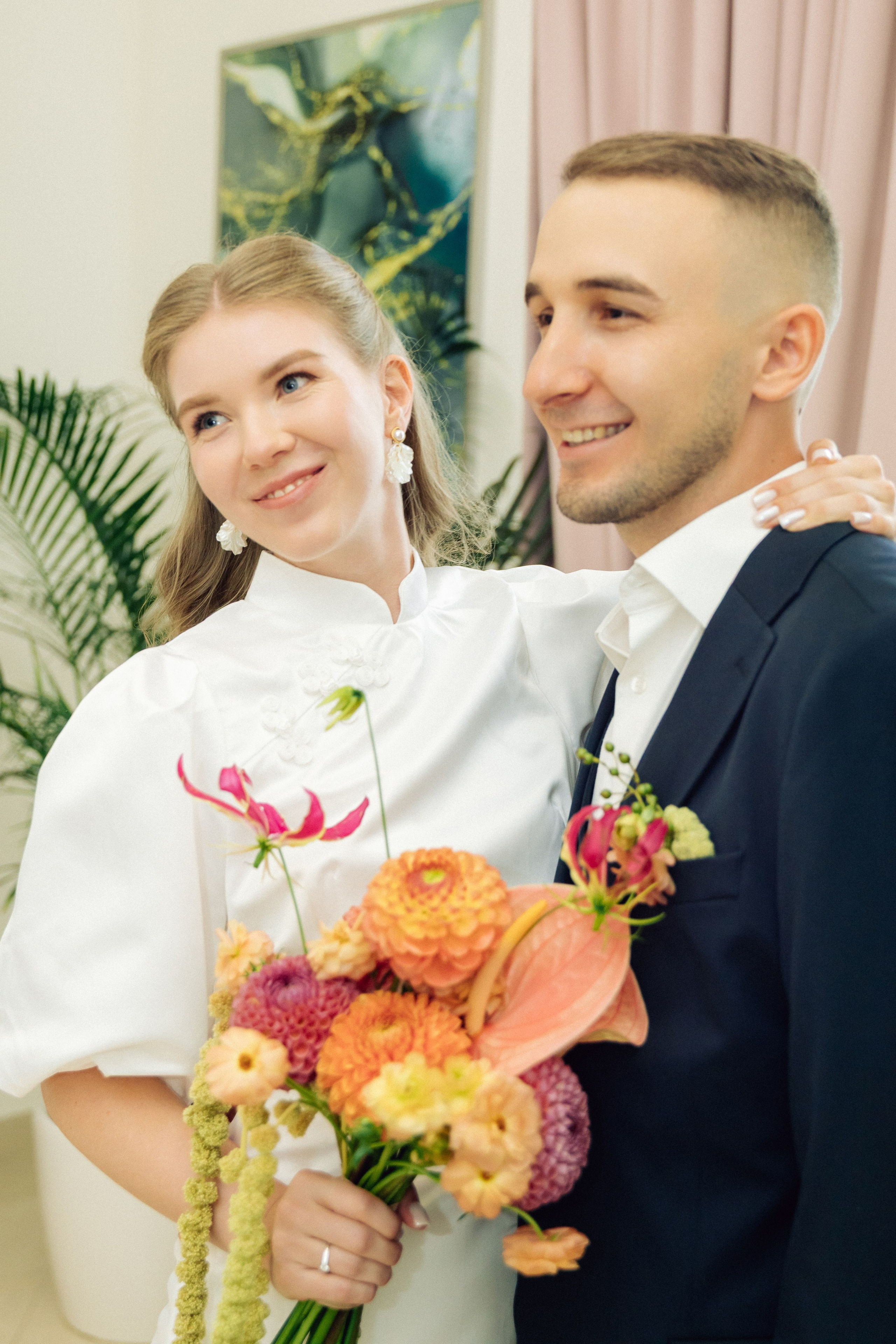 Артур и Даша, сборы в отеле Soluxe и роспись на ВДНХ. Свадебный и портретный фотограф в Москве Кристина Золотова