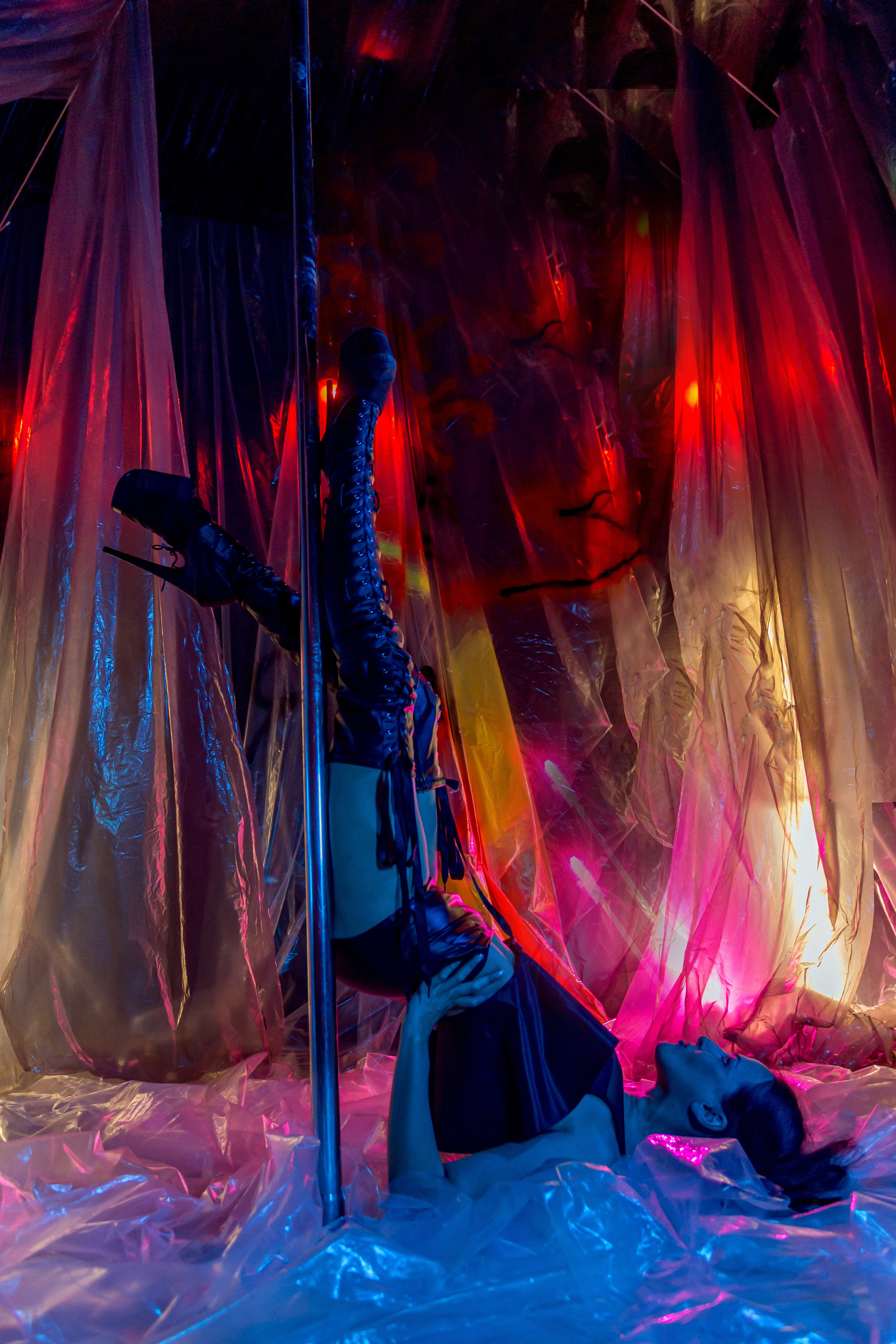 Тематическая фотосессия на пилоне