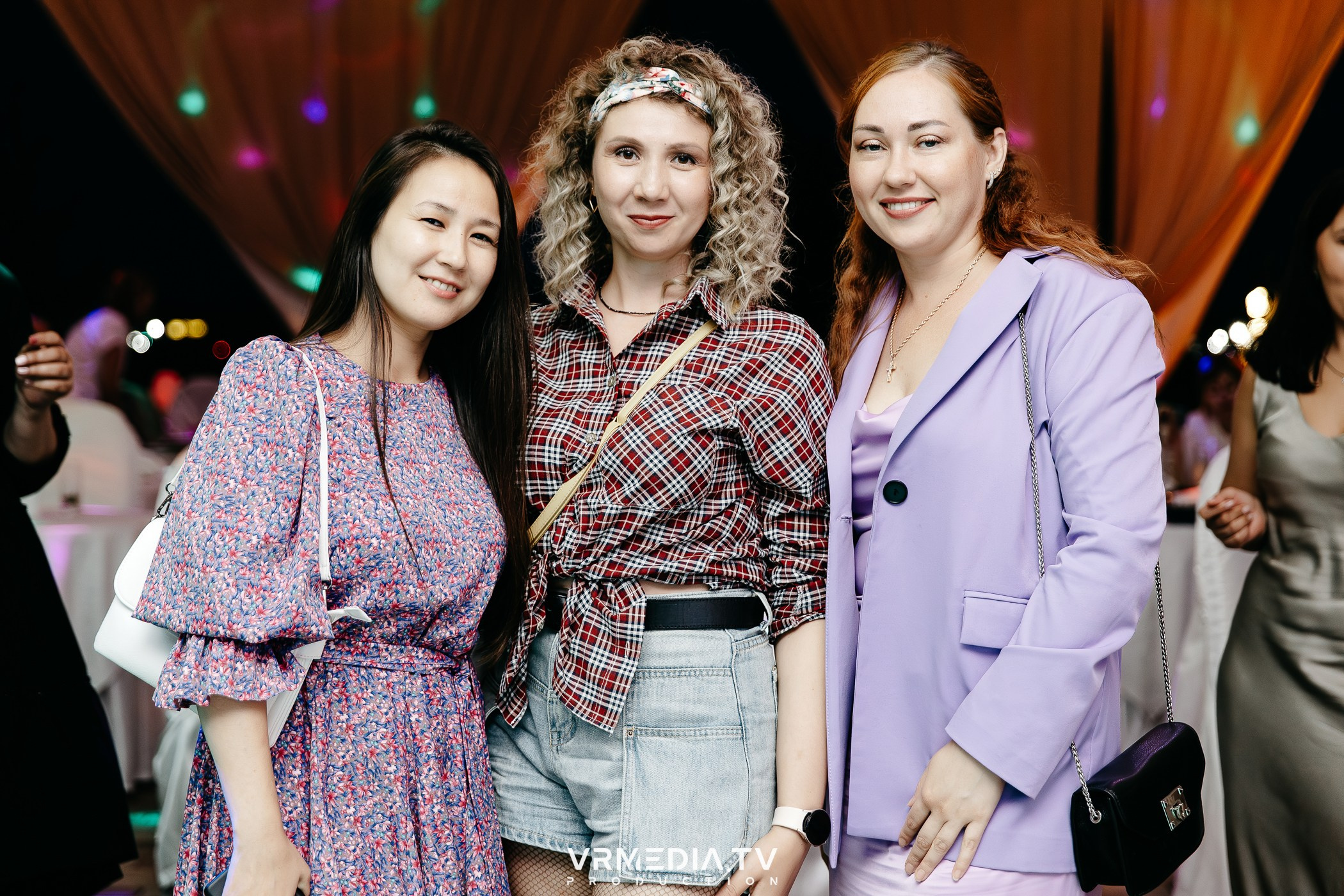 «Назад в 90-е!» в ресторане «Империя»