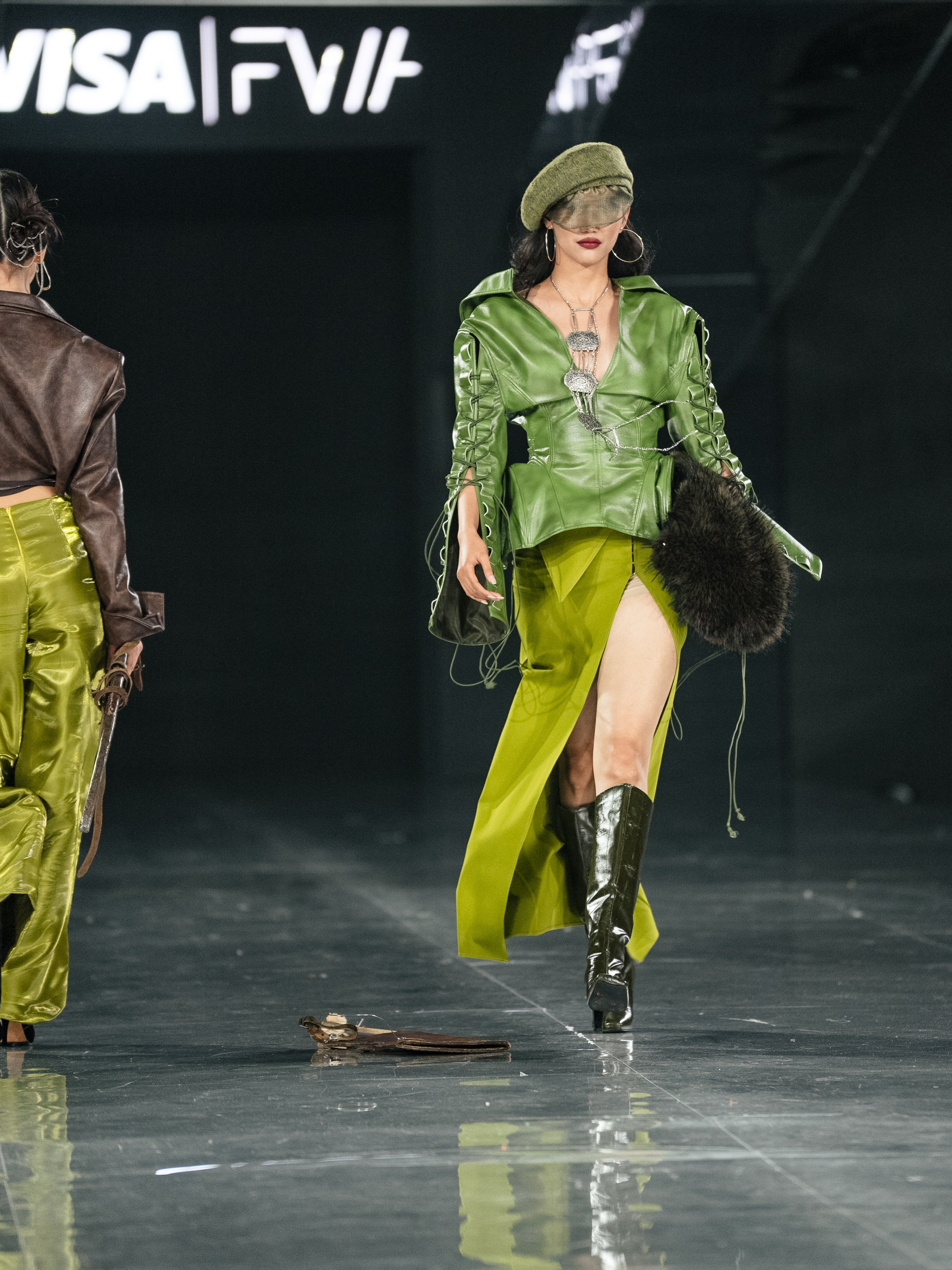 Visa Fashion Week SAKH. Сайт Алматинского НЮ АРТ, будуар и фэшн фотографа Дениса Карпенко