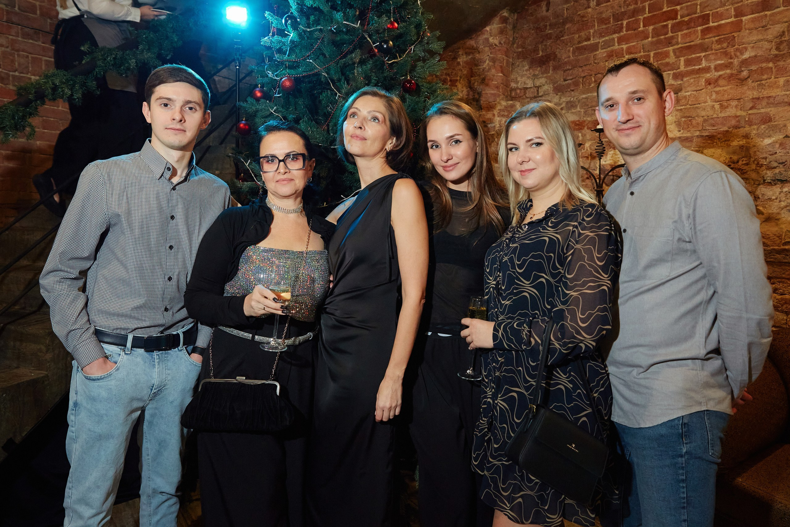 Компания Clarity / Пространство HIDE. Антон Артюшин, портретный фотограф. Москва