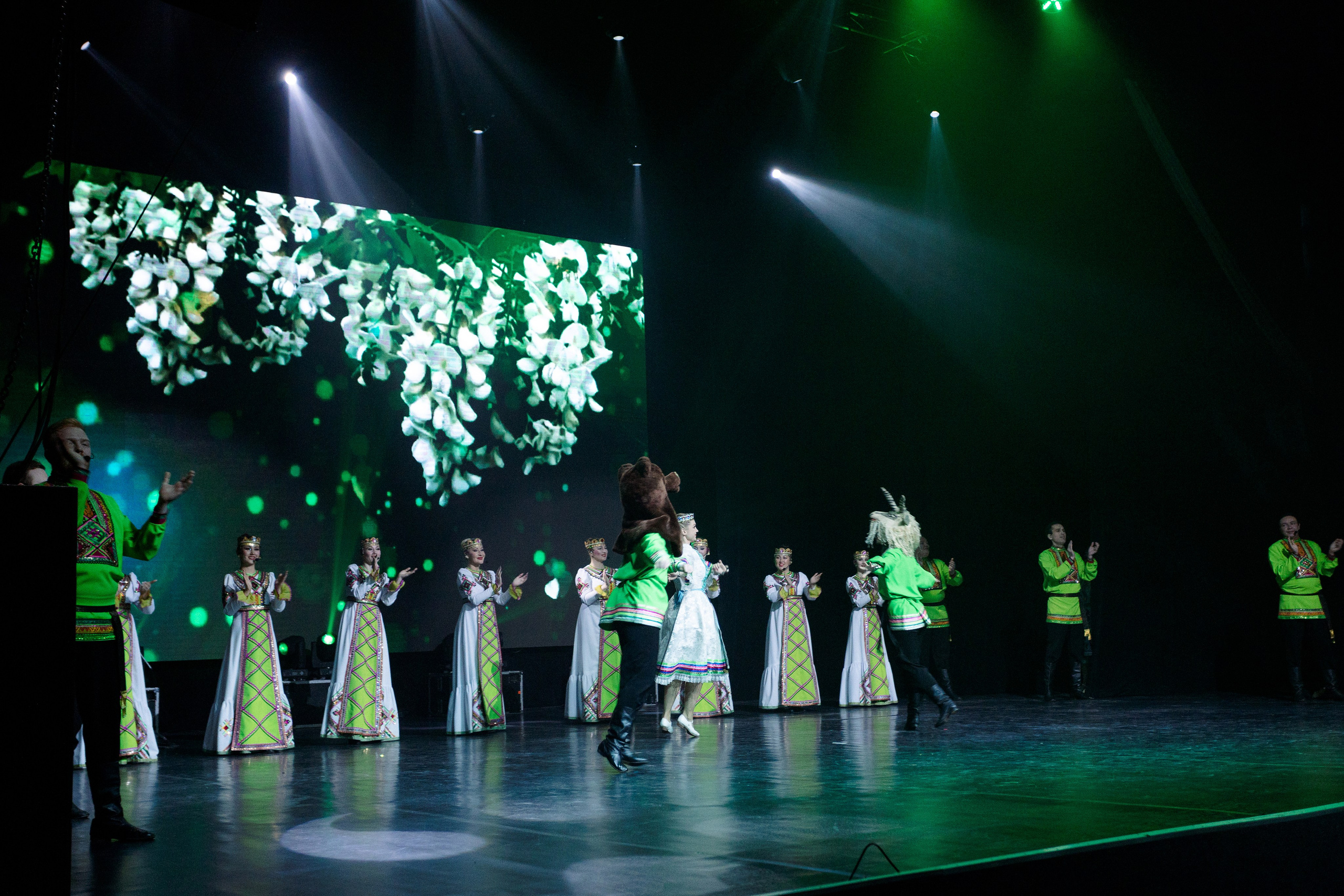 РЕПОРТАЖ: НОВЫЙ ГОД В ДК МЕТАЛЛУРГ. Профессиональный фотограф в Ижевске Леша Петров