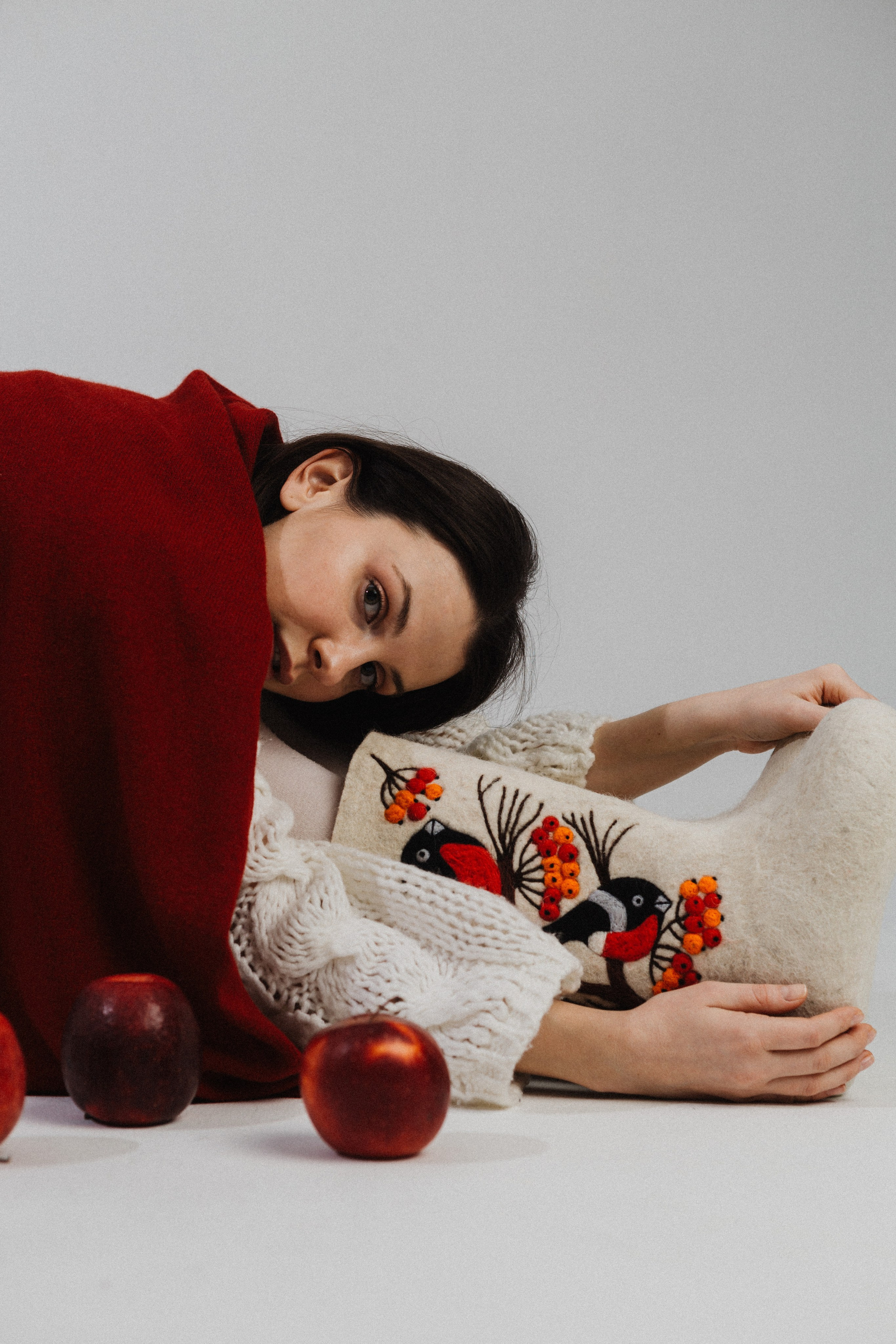 Аня с яблоками. Портретный фотограф Москва Юлия Трякина