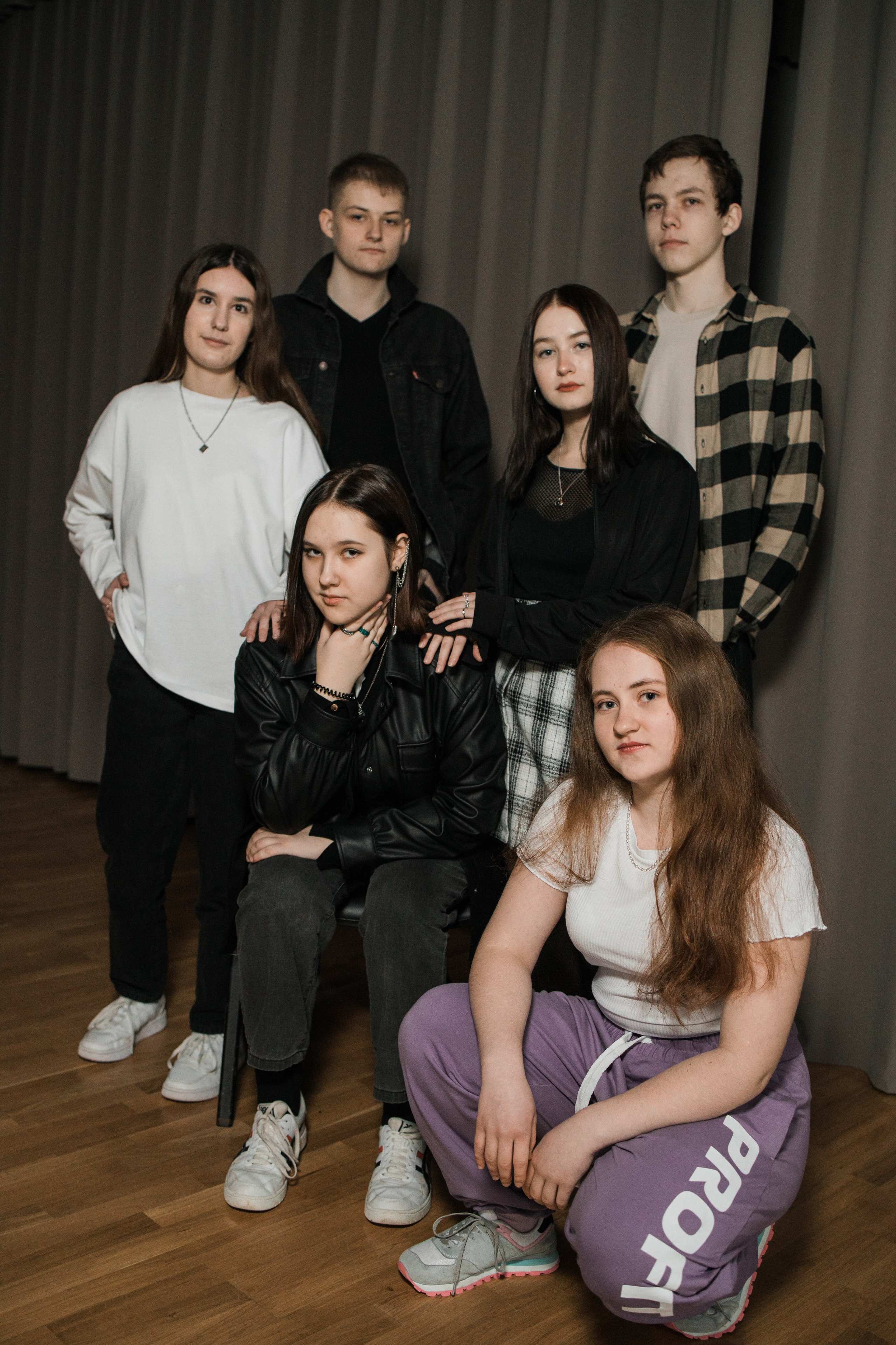 Современная фотосессия для выпускников 9 классов. Выпускные альбомы в Серпухове