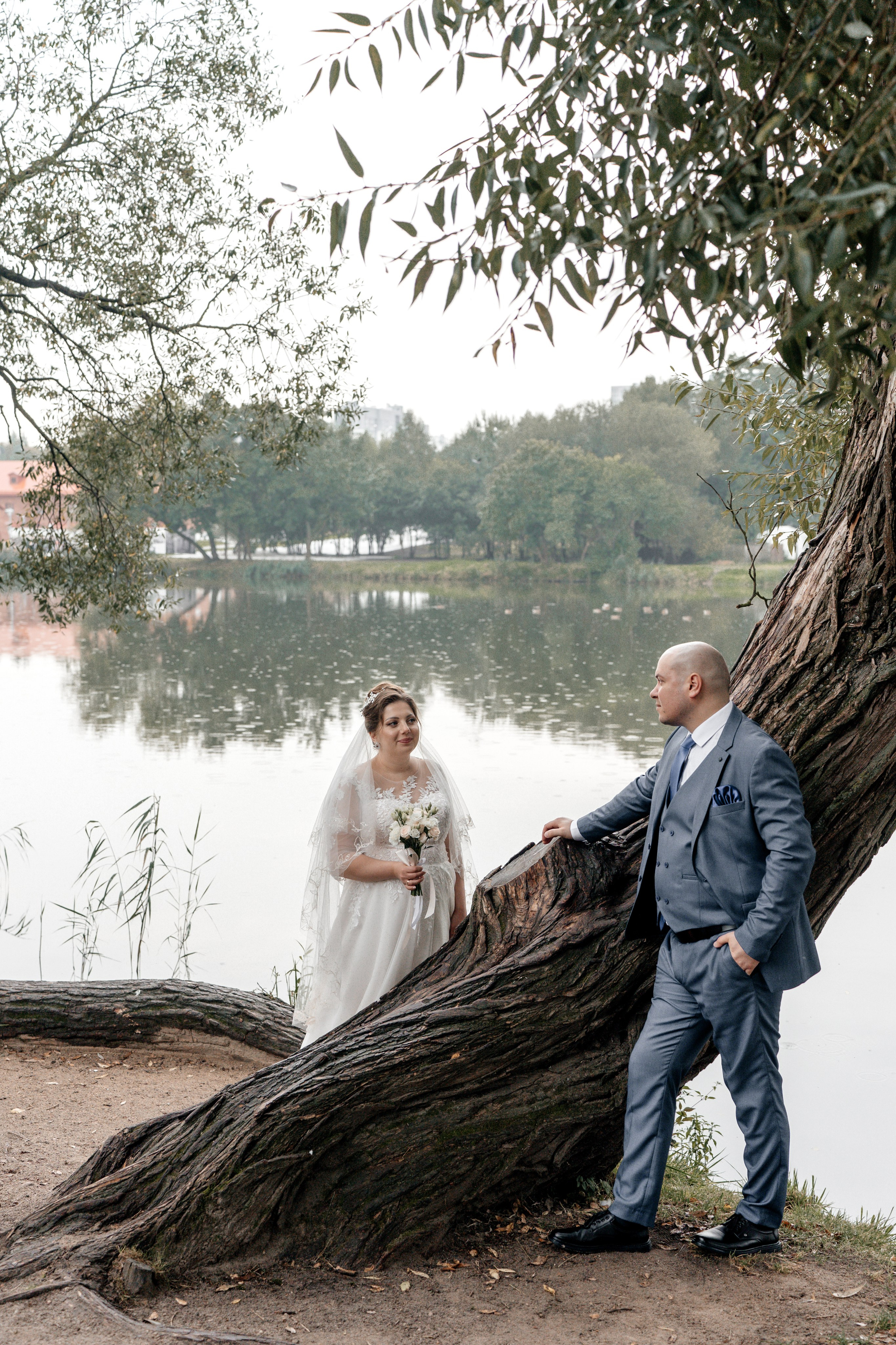Дождливый день создания семьи. Ваш семейный фотограф в Минске — Вика Трегубова