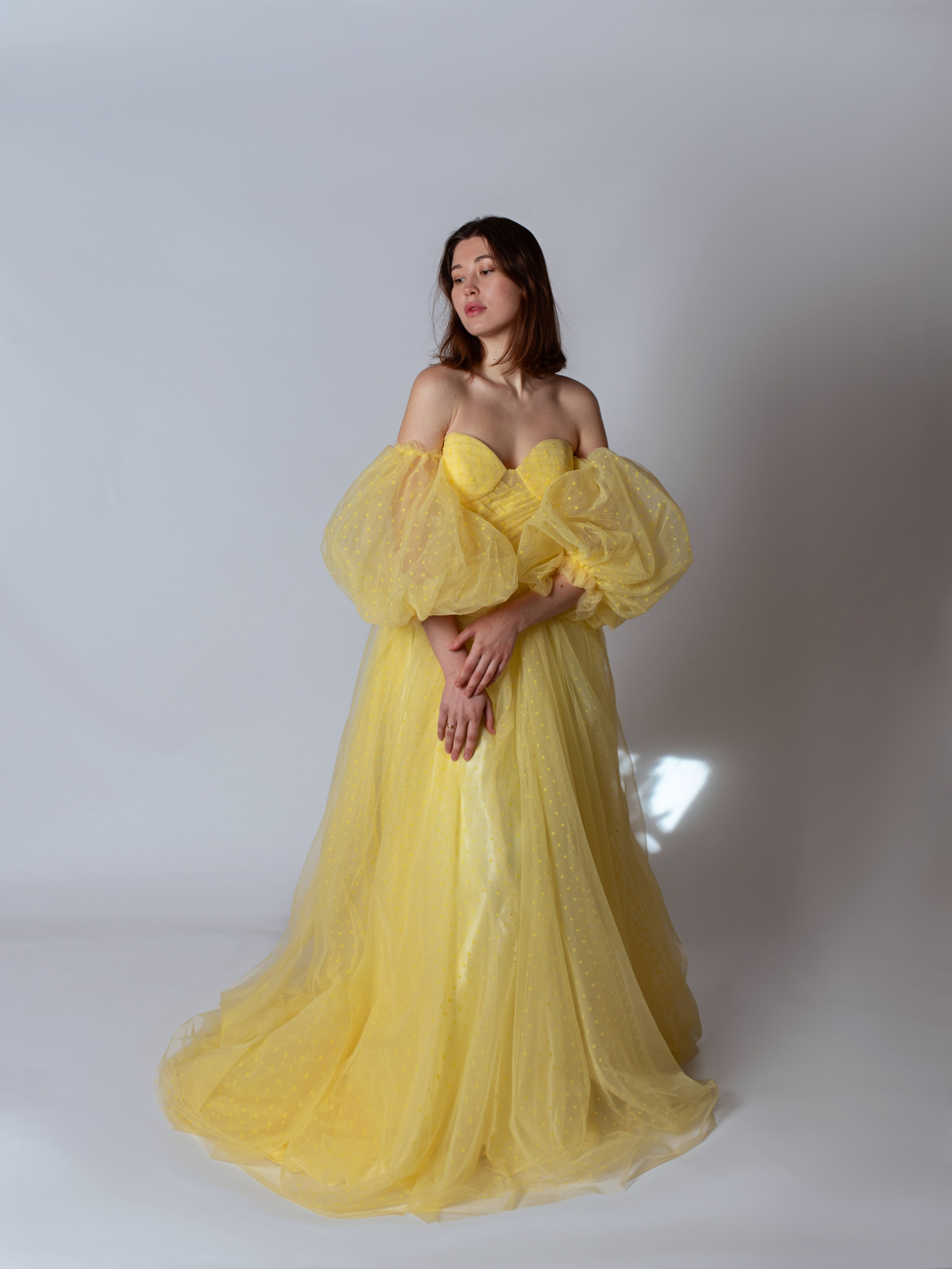 Прокат желтого пышного платья для выпускного в Севастополе
