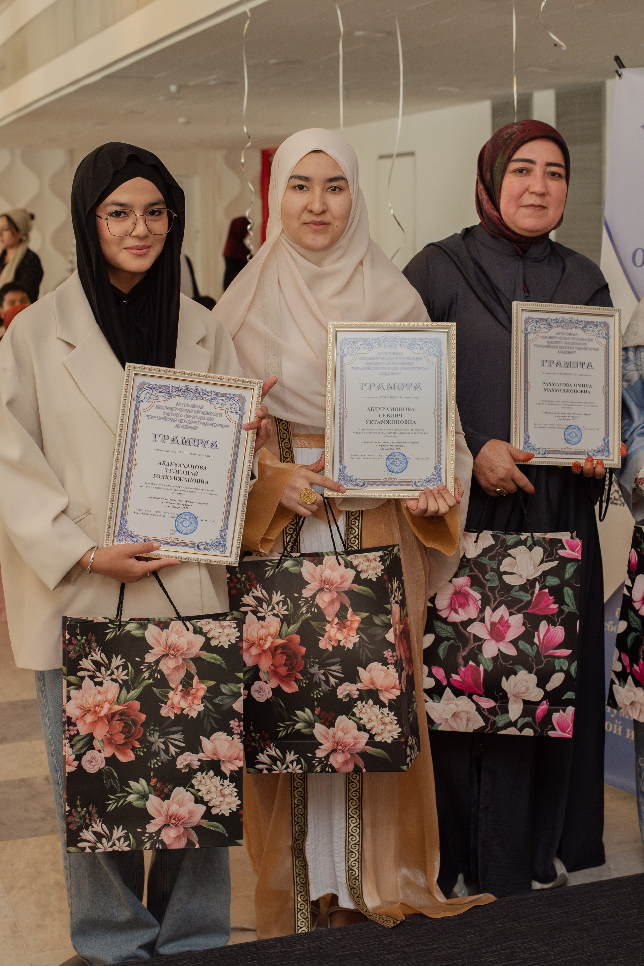 Выпускной в Евразийской женской гуманитарной академии. Лина Курочка — ваш фотограф