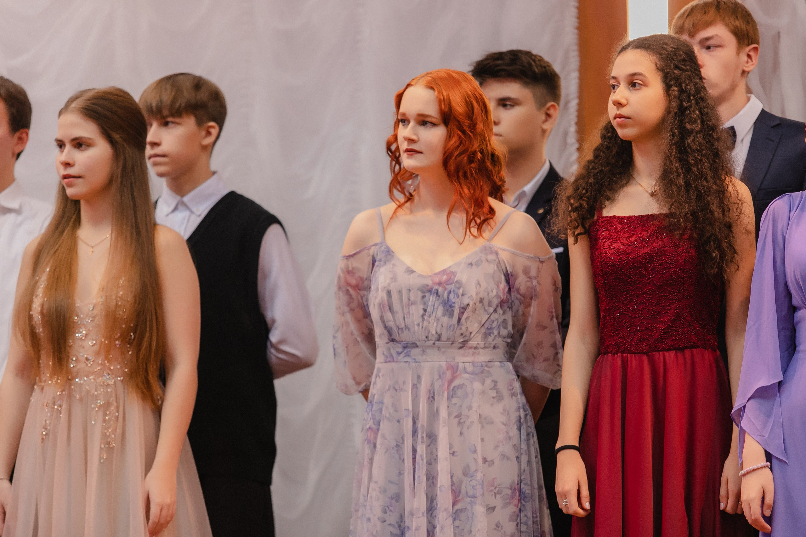 Бал гимназистов 2024. Роман Урумбаев фотограф Нижневартовск