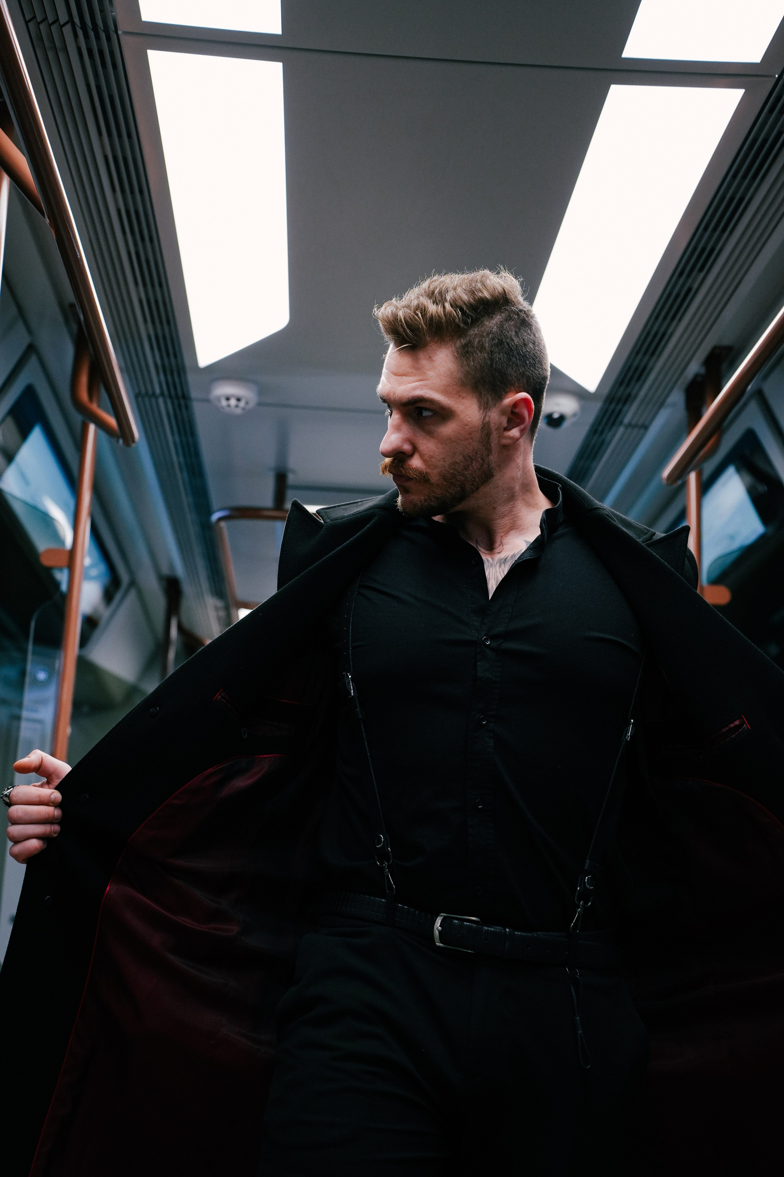 мужчина фотосессия в метро Москва