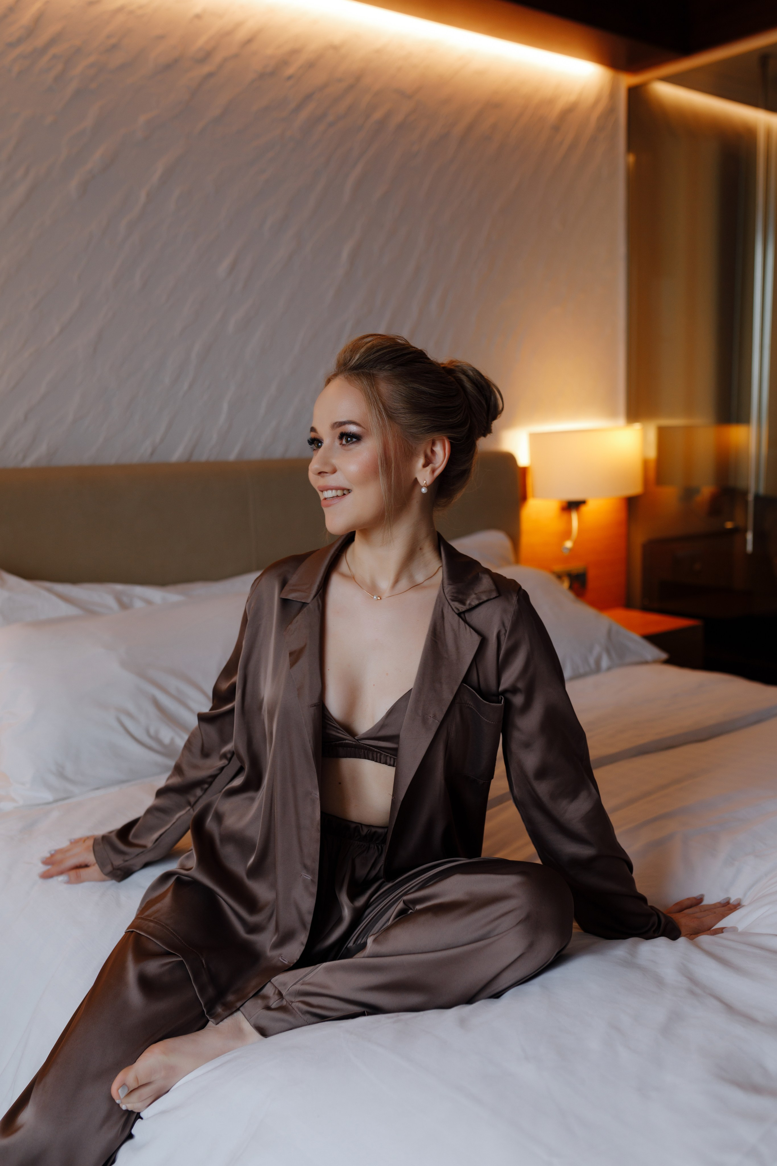 Апрельская история. Главная