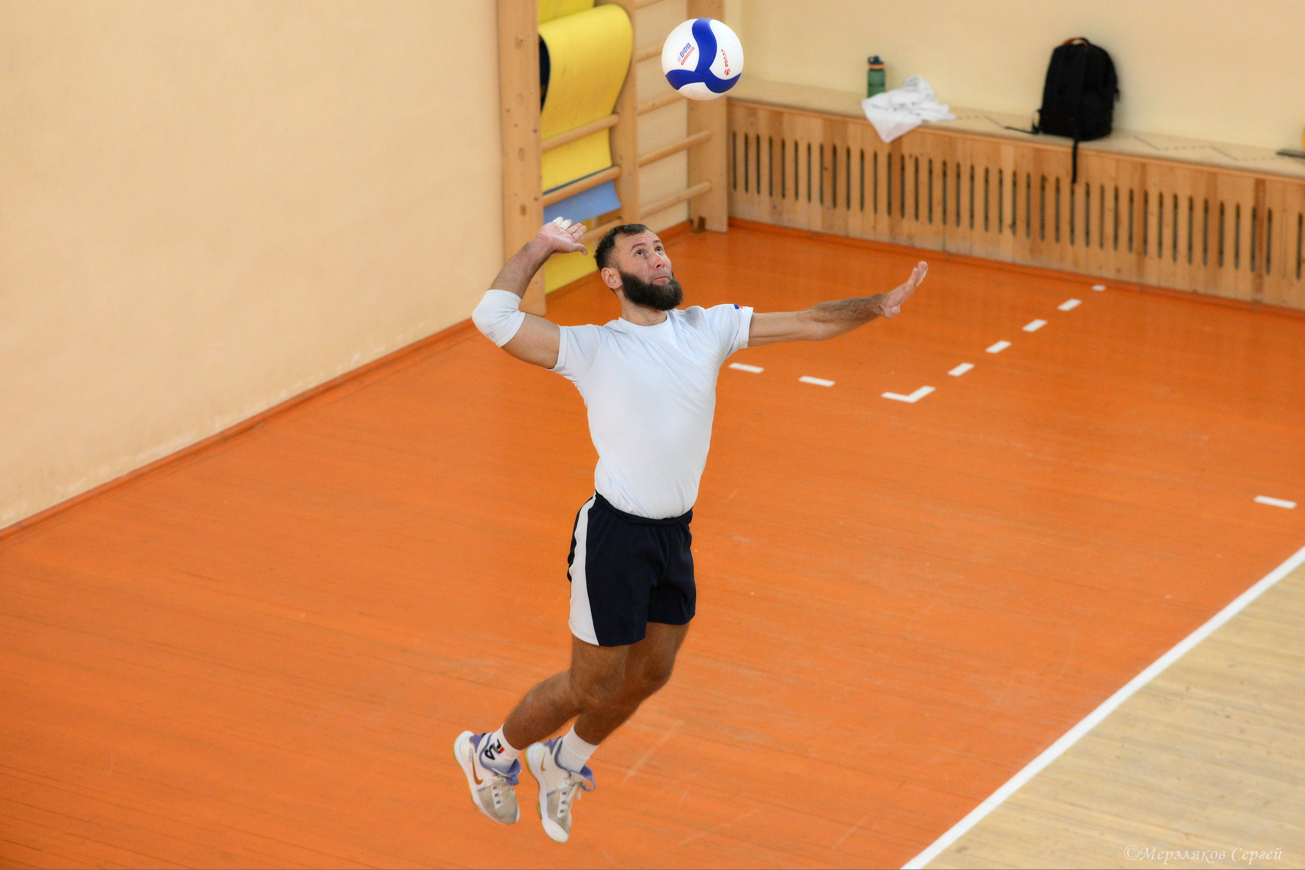 Новогодний турнир по волейболу. Ижевск. 15.12.2023. Спортивный репортажный фотограф в Ижевске Сергей Мерзляков