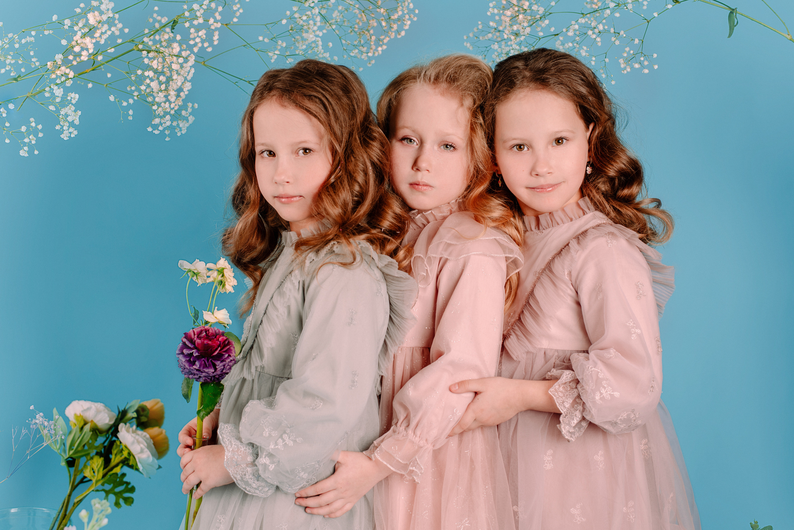 Тая, Женя, Василиса