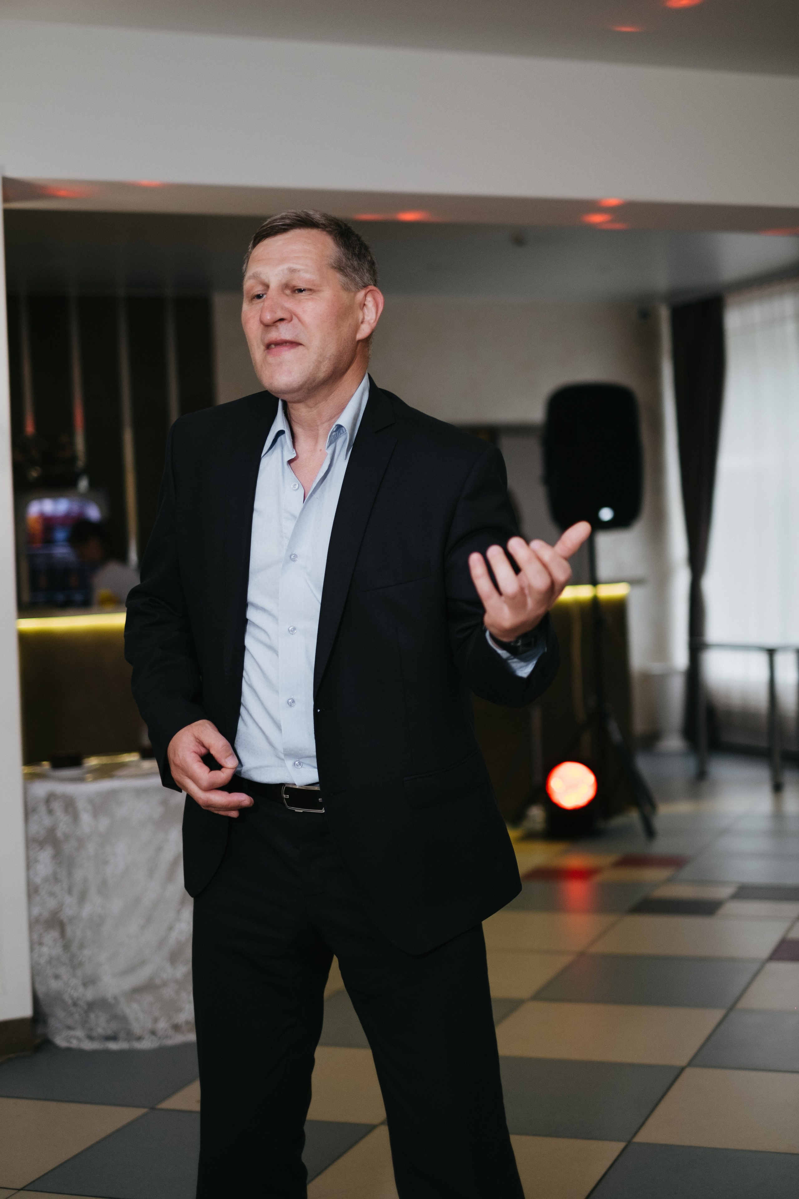 Выпускной 11 класс школы № 30. Свадебный и репортажной фотограф Денис Ожигин в Краснодаре и Краснодарском крае