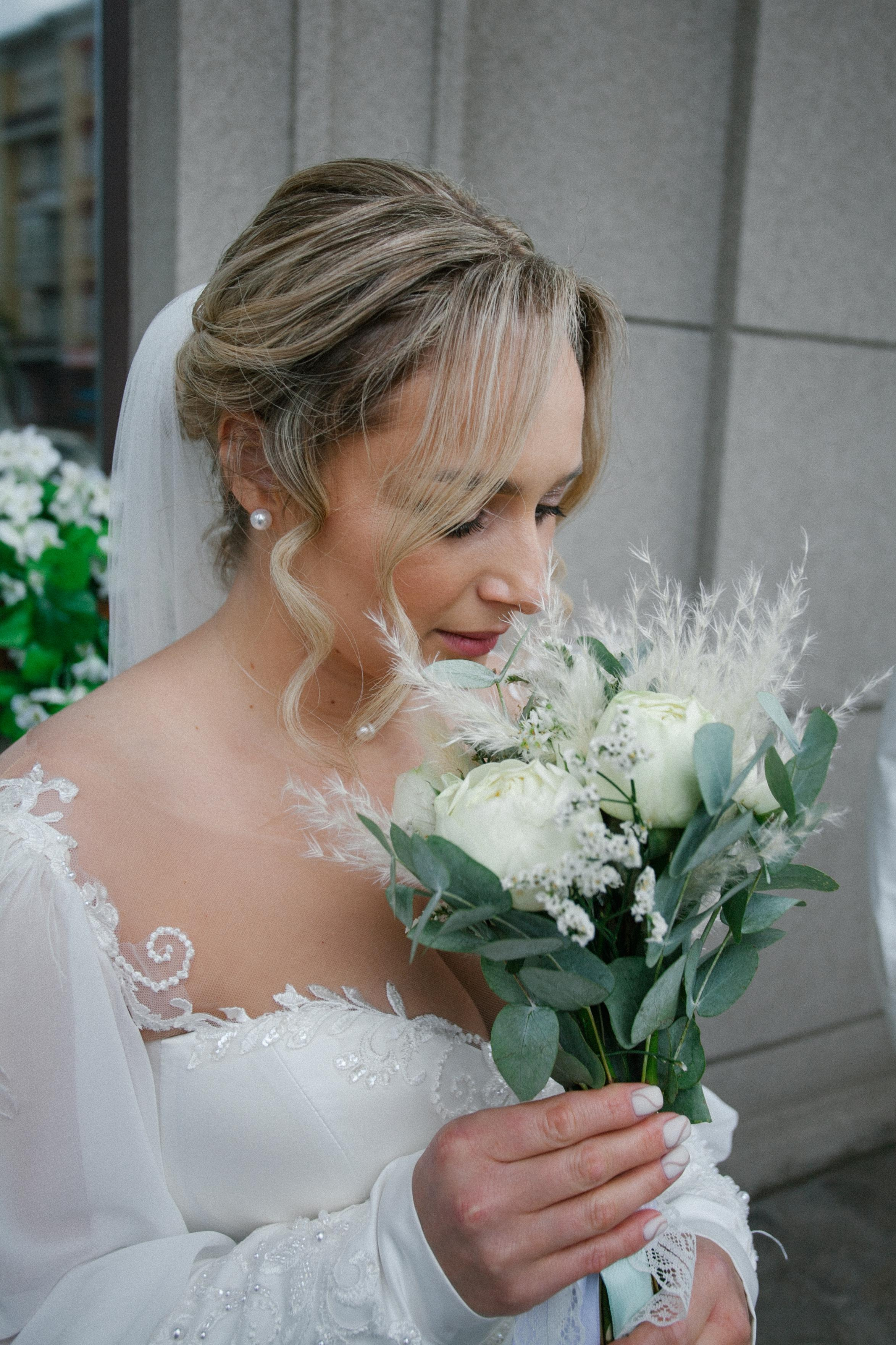 фотосессия красивая невеста свадьба бохо стиль  речной вокзал букет невесты