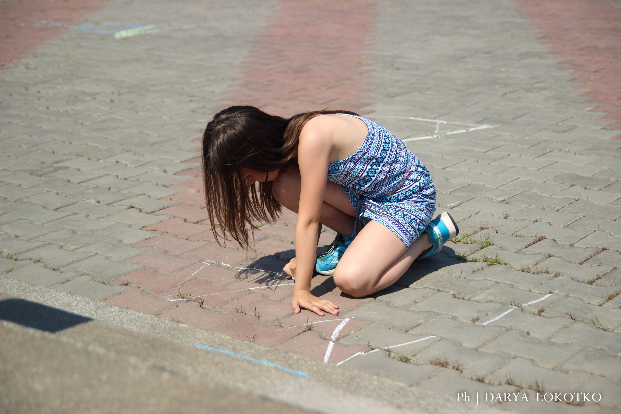 ТОГГ Трудовой отряд художники подростки дети рисуют Красноярск картина лето площадь