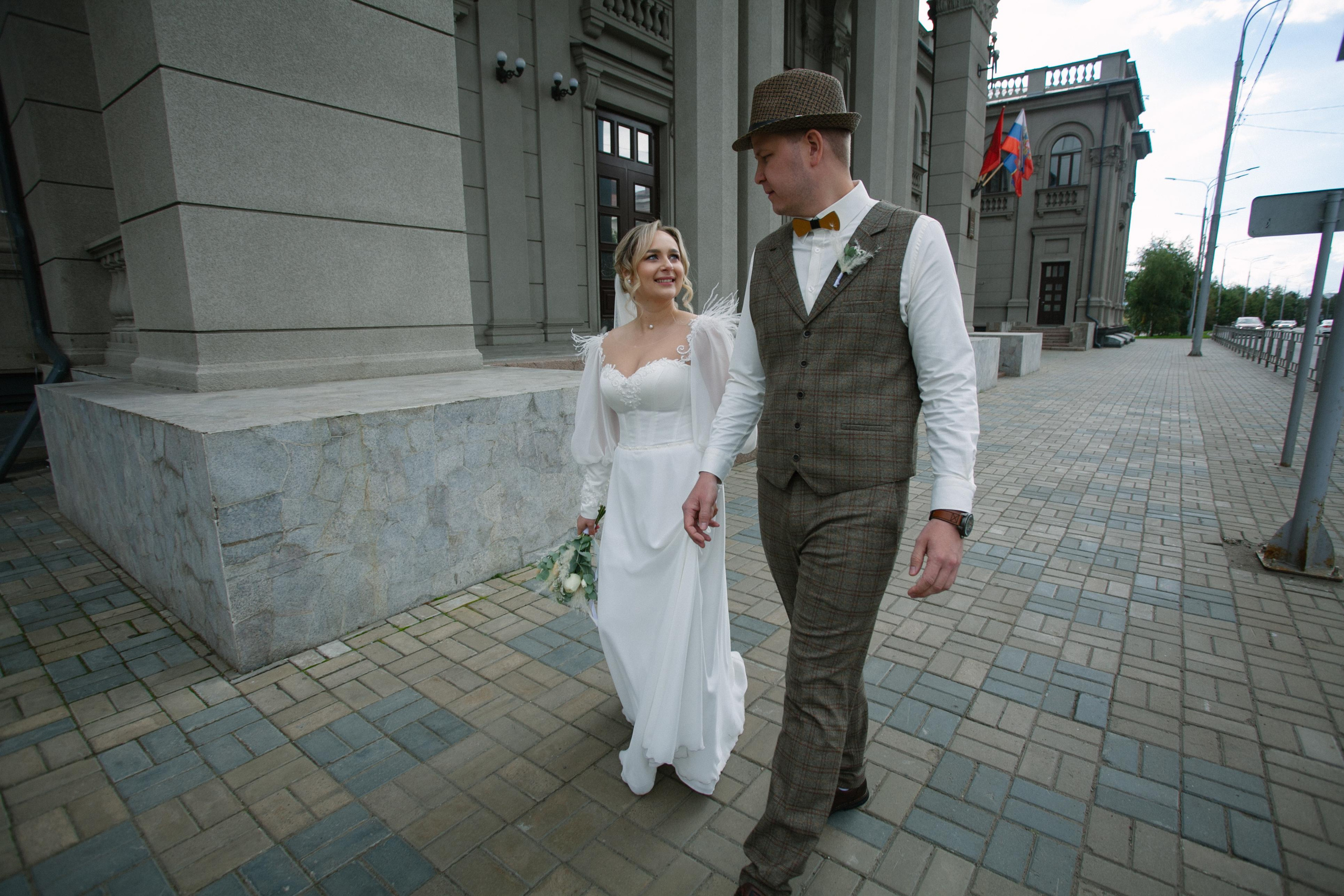 фотосессия красивая пара молодожены жених невеста свадьба бохо стиль  речной вокзал