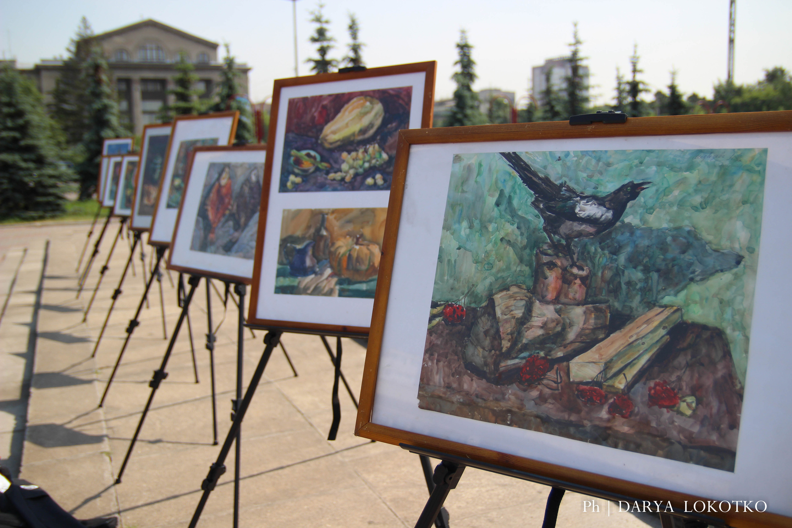 ТОГГ Трудовой отряд художники подростки дети рисуют Красноярск картина лето площадь мольберты