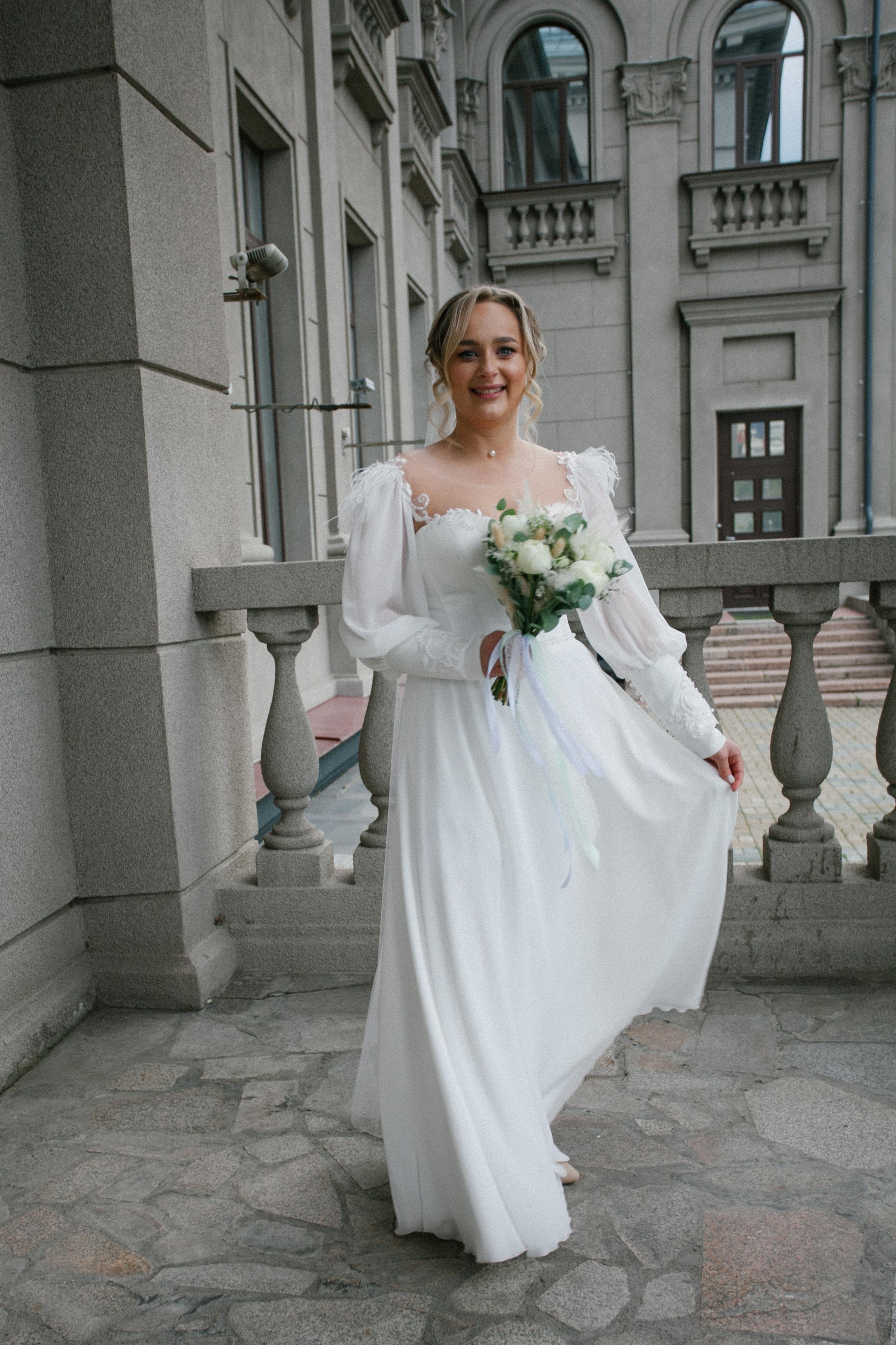 фотосессия красивая невеста свадьба бохо стиль  речной вокзал букет невесты