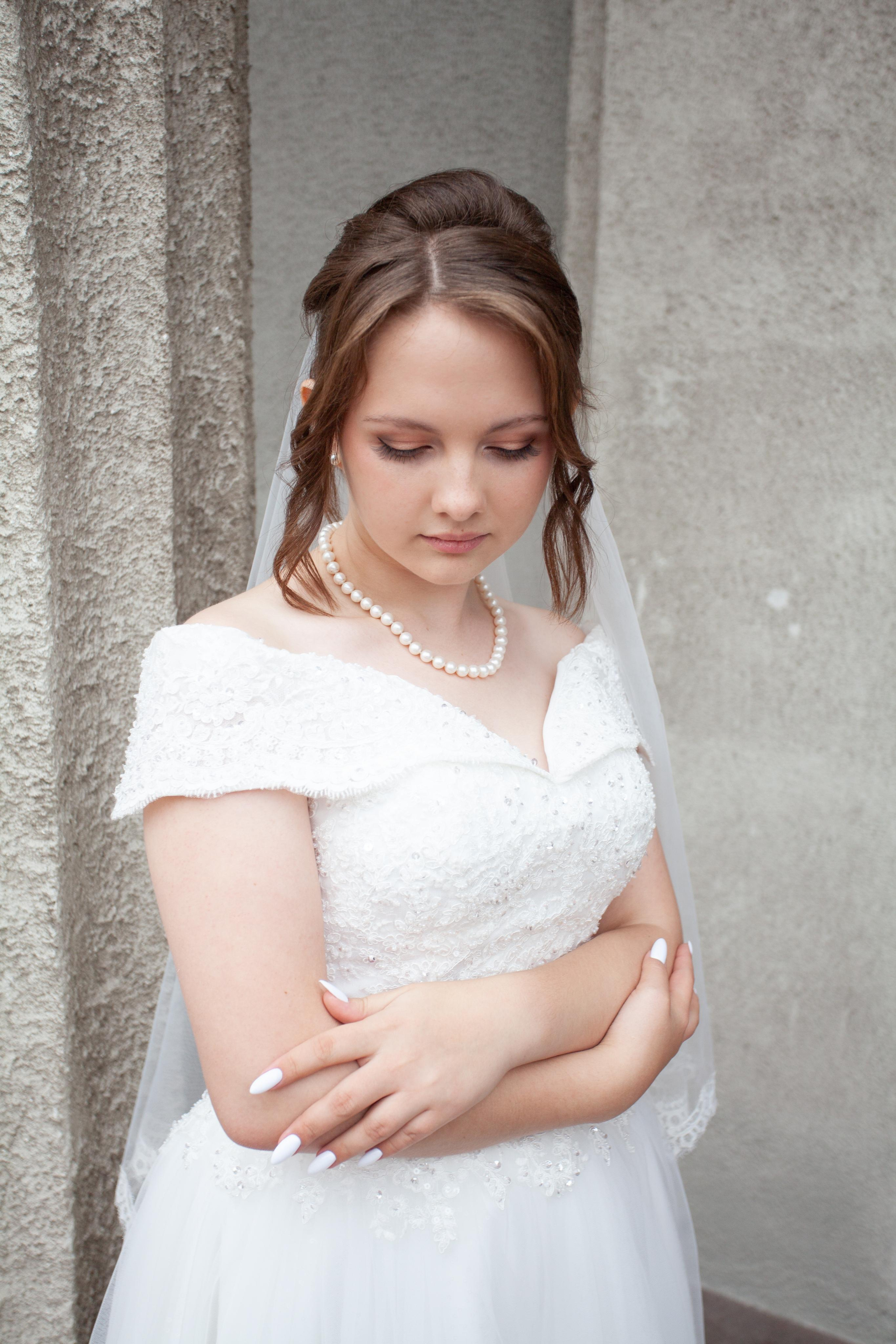 невеста свадьба фотосессия в центре города  молодожены