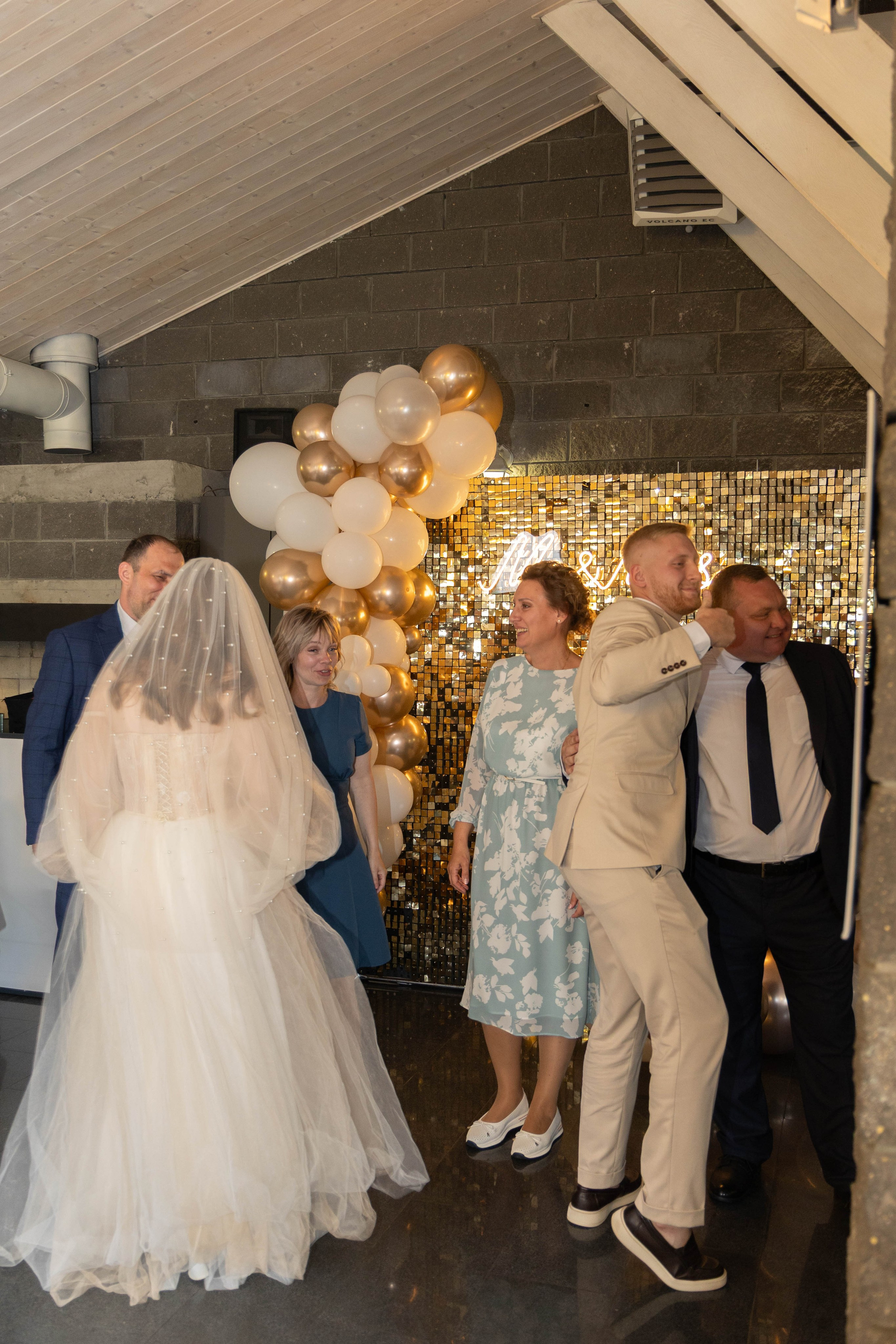 Свадебная фотосессия свадебный фотограф Татьяна Марсуверских свадебная фотопрогулка Москва Жуковский. Фотограф для маркетплейсов, фотоуслуги в Жуковском Татьяна Марсуверских