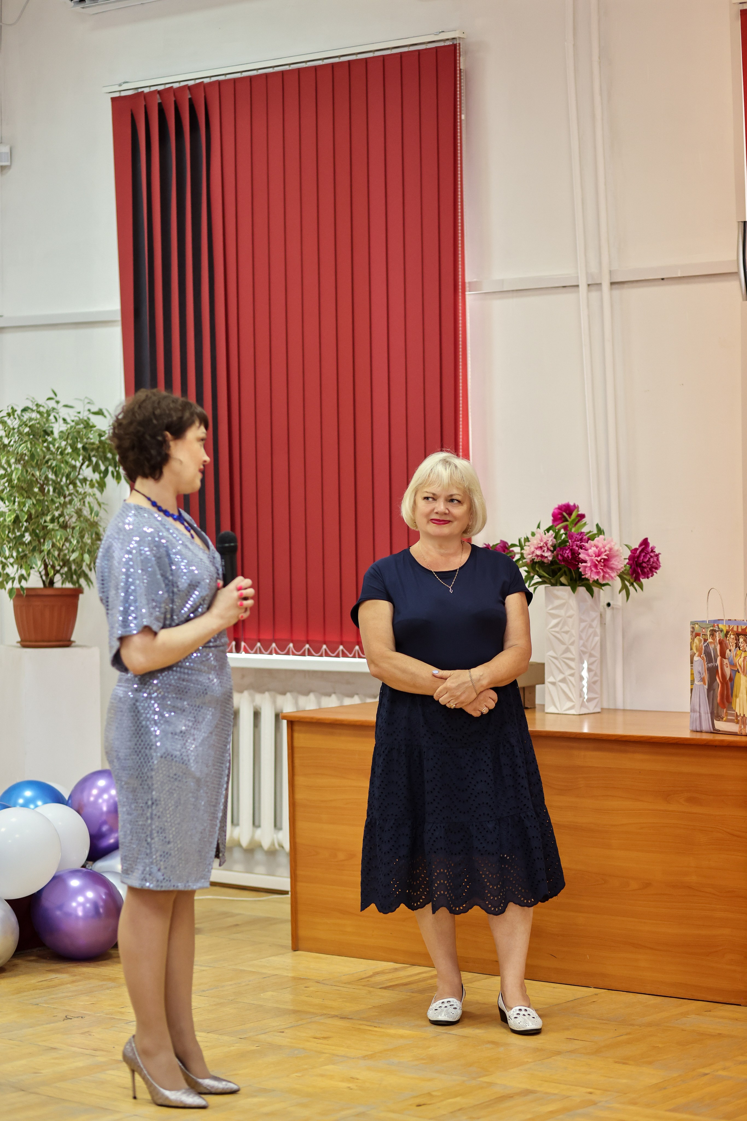 Вручение аттестатов. Школа № 7, выпускники 11 класса 2023 г. Студия выпускных альбомов Остров