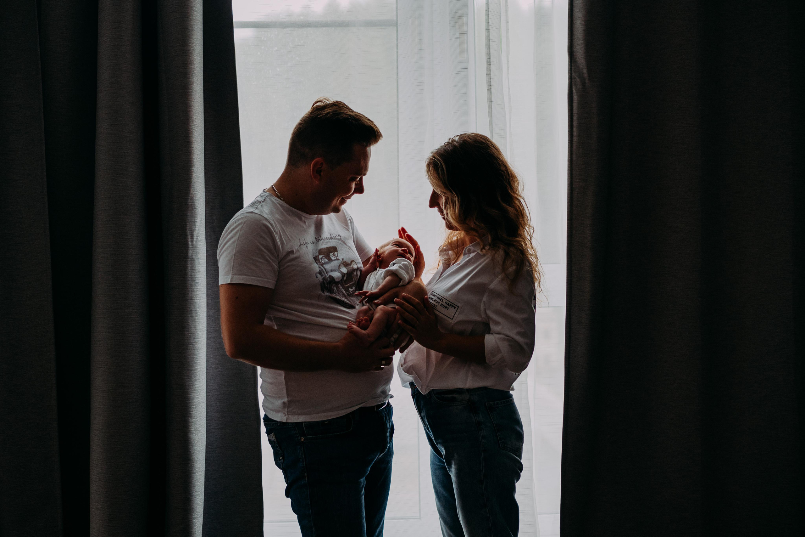 Домашняя съемка новорожденной с семьей, Москва