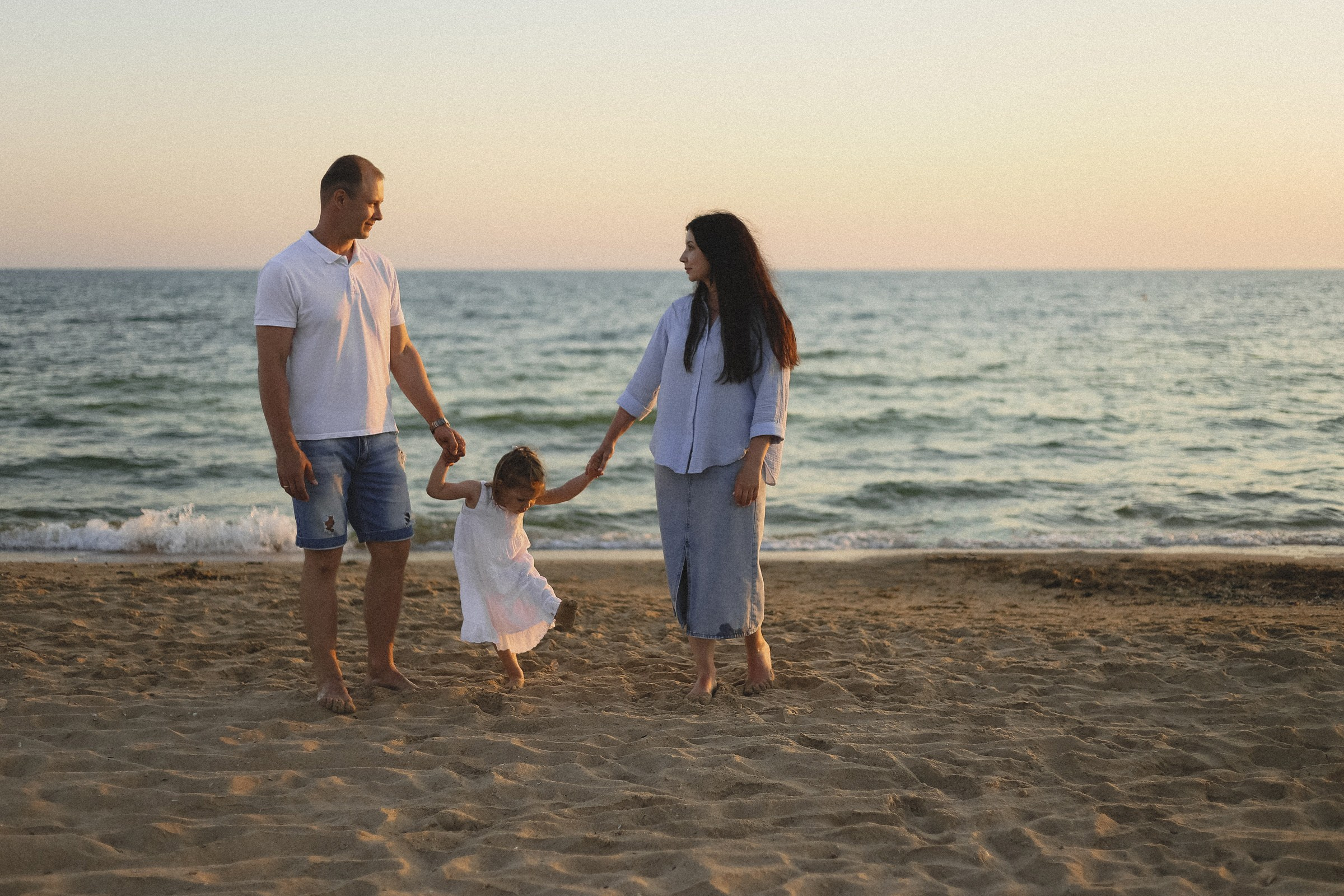 Семейная фотосессия на пляже. Семейный, love story, свадебный фотограф Анапа