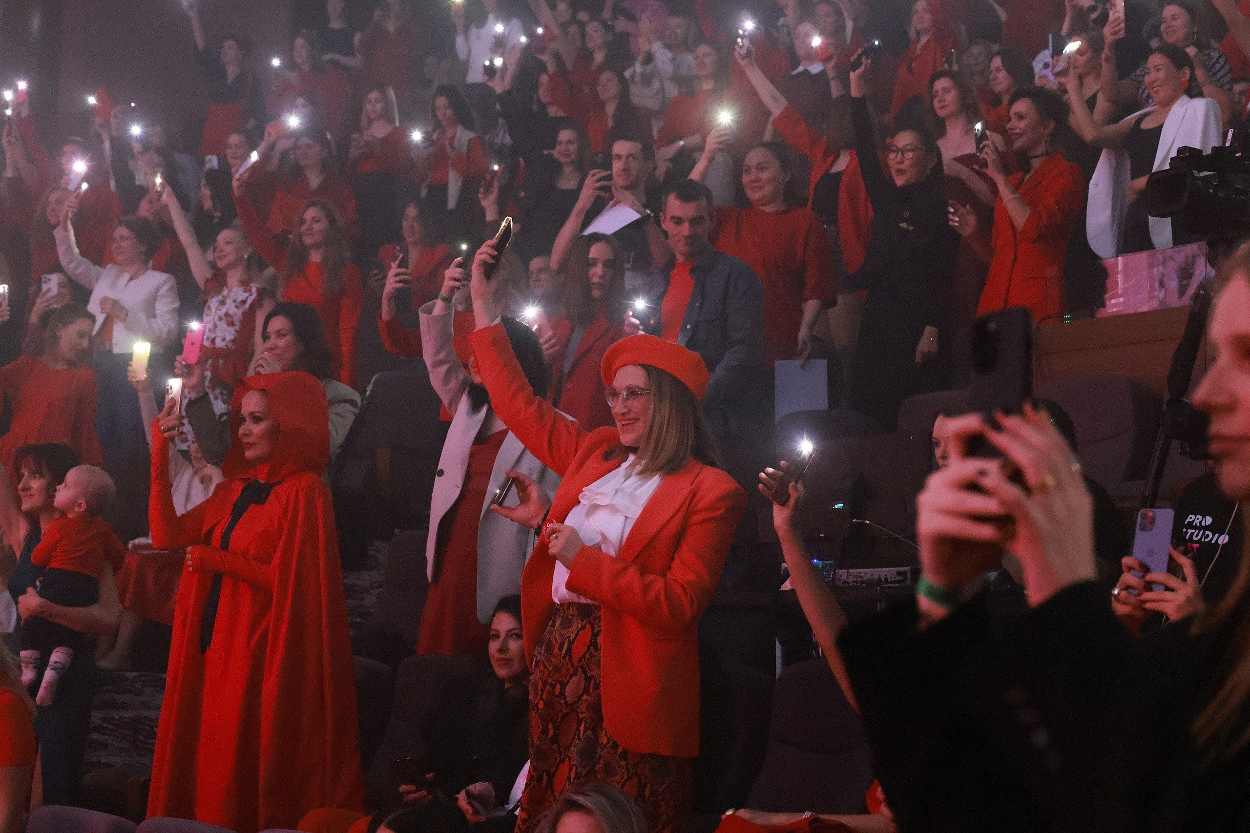 Будущий Я. Проект Марии Галантер. Фотографирую масштабные события, людей и их истории по всему миру. Константин Трубников