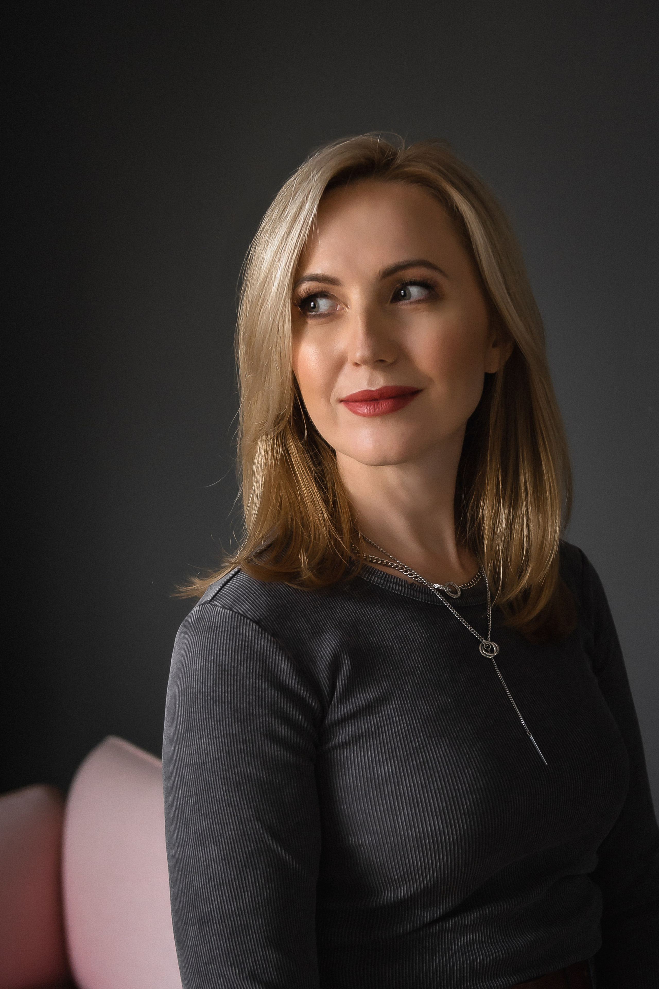 Графитовый и циклорама. КОНТЕНТ |БРЕНД фотограф Санкт-Петербург — Жанна Олтаржевская