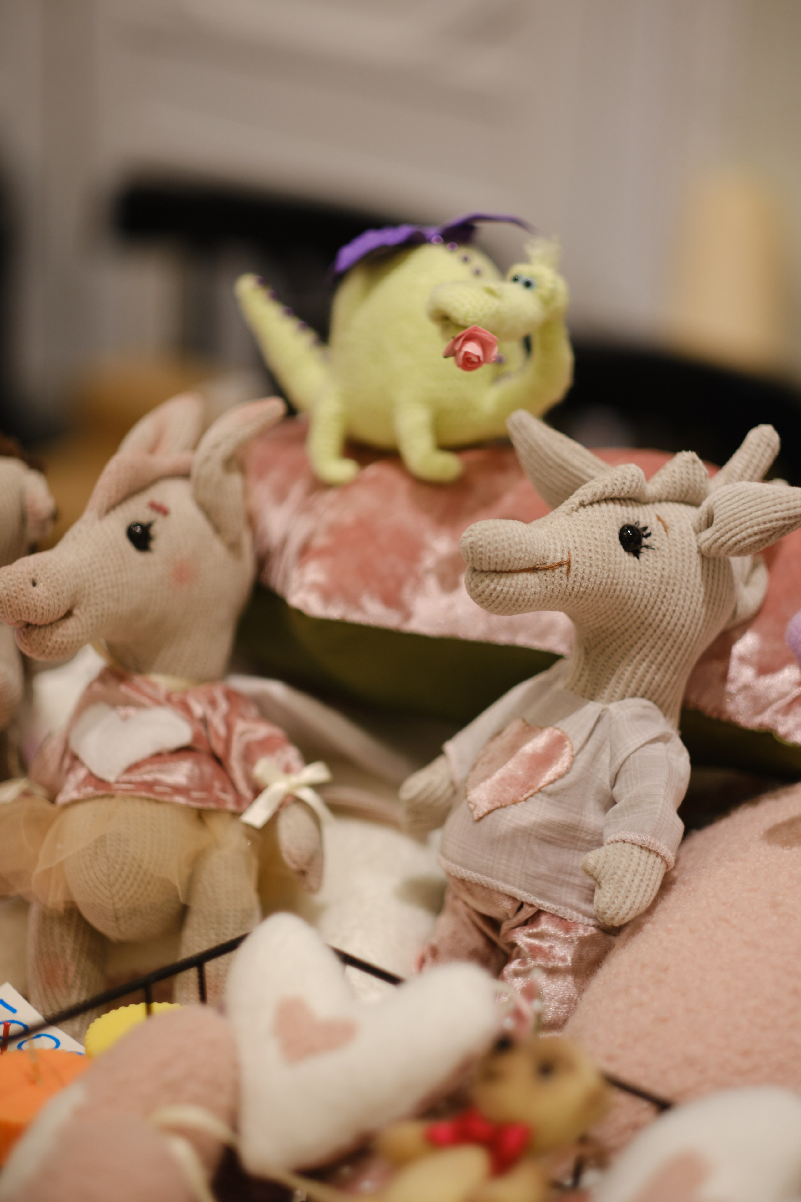 Игрушки и подушки. Предмет искусства