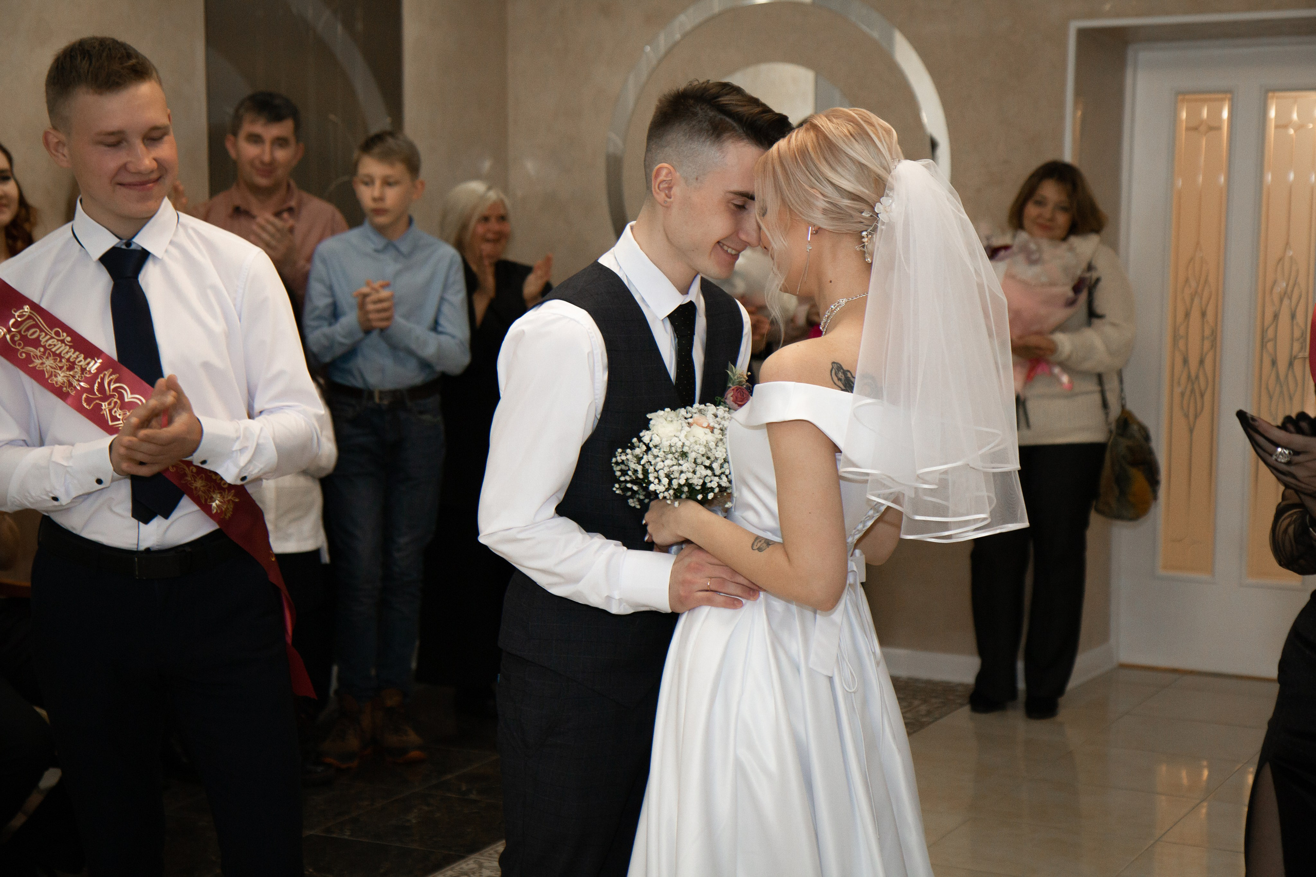 Свадебная фотосессия в Шелехове. Фотограф в Шелехове, лучшие выпускные альбомы в Шелехове