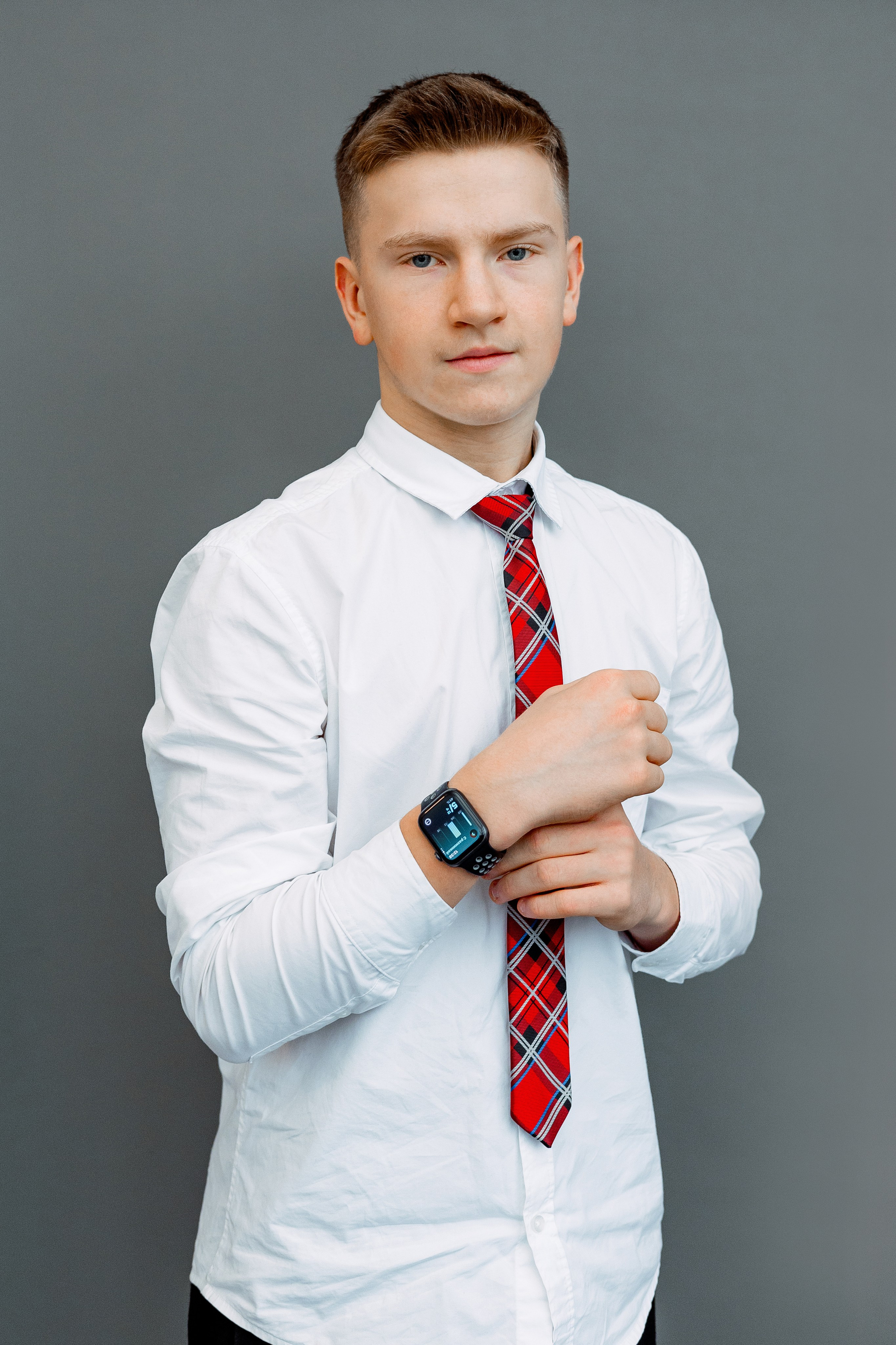 СТАРШАЯ ШКОЛА. Фотокомпания «Алые паруса» выпускные альбомы Москва и МО