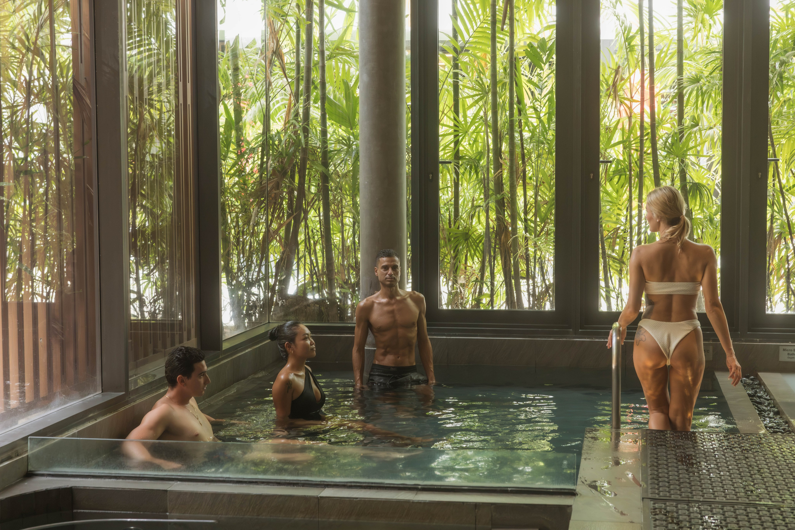 Le spa. Brand designer | photographer | model