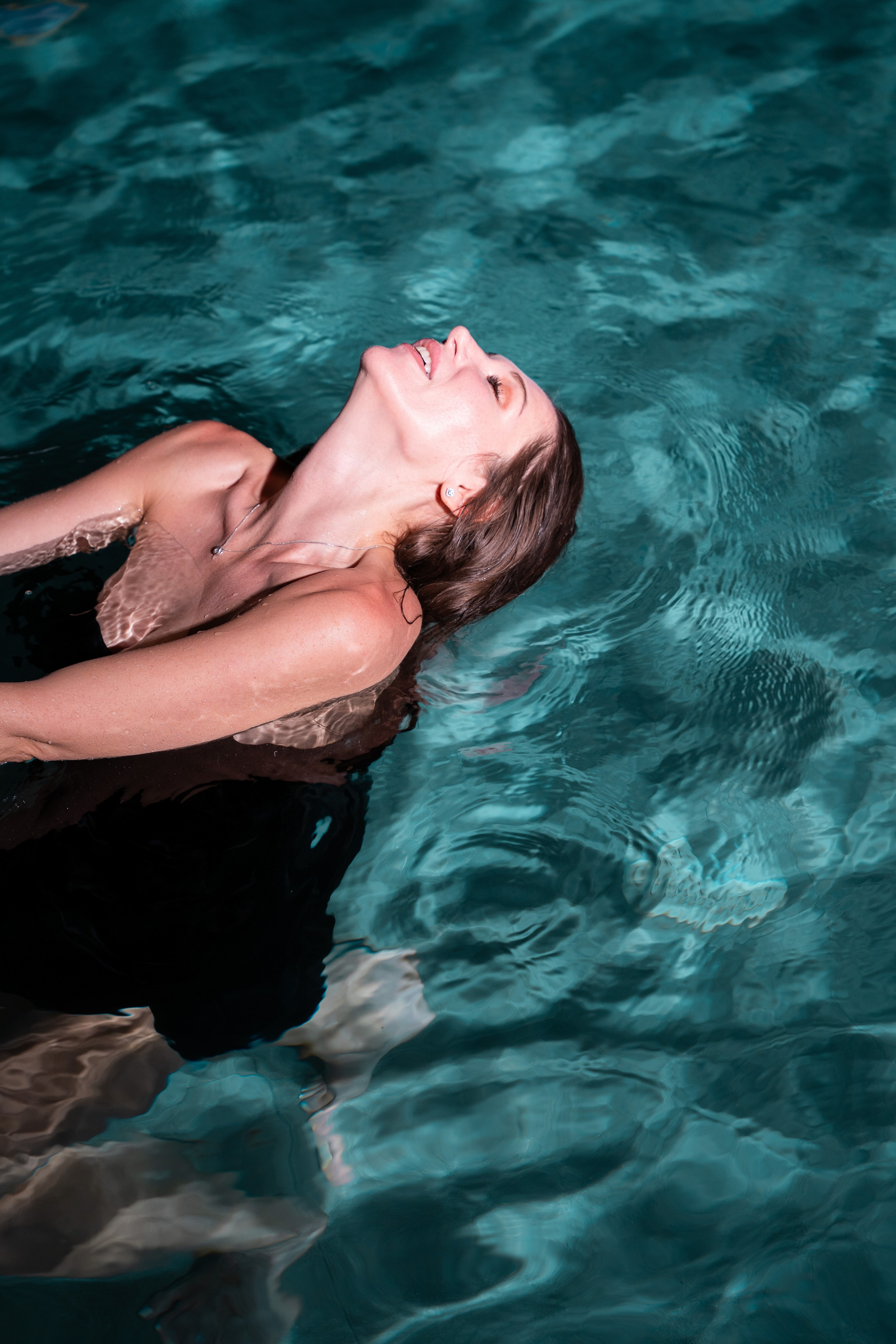 MARI HB. Brand designer | photographer | model