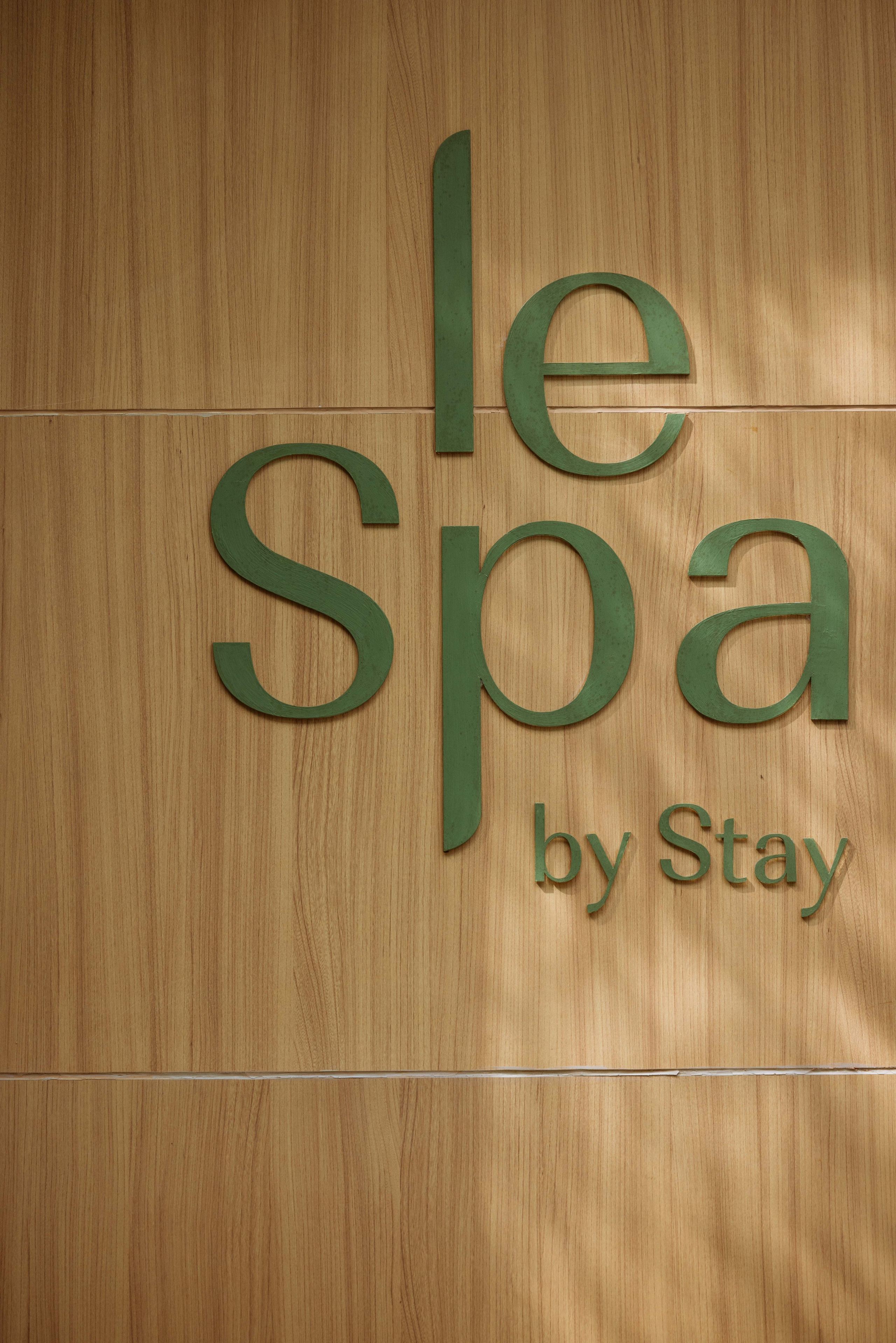 Le spa. Brand designer | photographer | model
