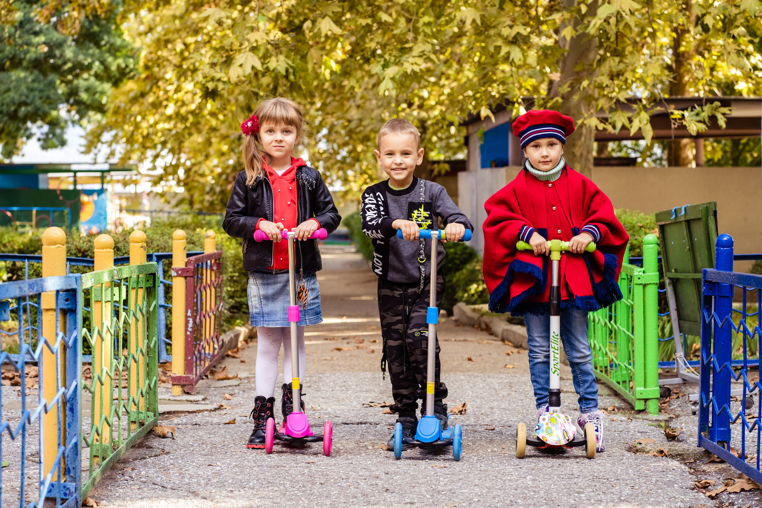 Выпускные фотокниги Фотограф для выпускников детского сада, печать фотокниг, выпускная фотосессия, виньетка на выпускной, живая анимация, оживающие фотографии, видео выпускного, выпускной фотограф, школьный фотограф, фотосессия в школе, фотосессия класса, фотосессия первоклассника, школьное видео, альбомы с оживающими фото, выпускные фотоальбомы 2024, Новороссийск, Крымск, Анапа, Геленджик, Абинск, Кабардинка, Сочи, Краснодар Краснодарский край