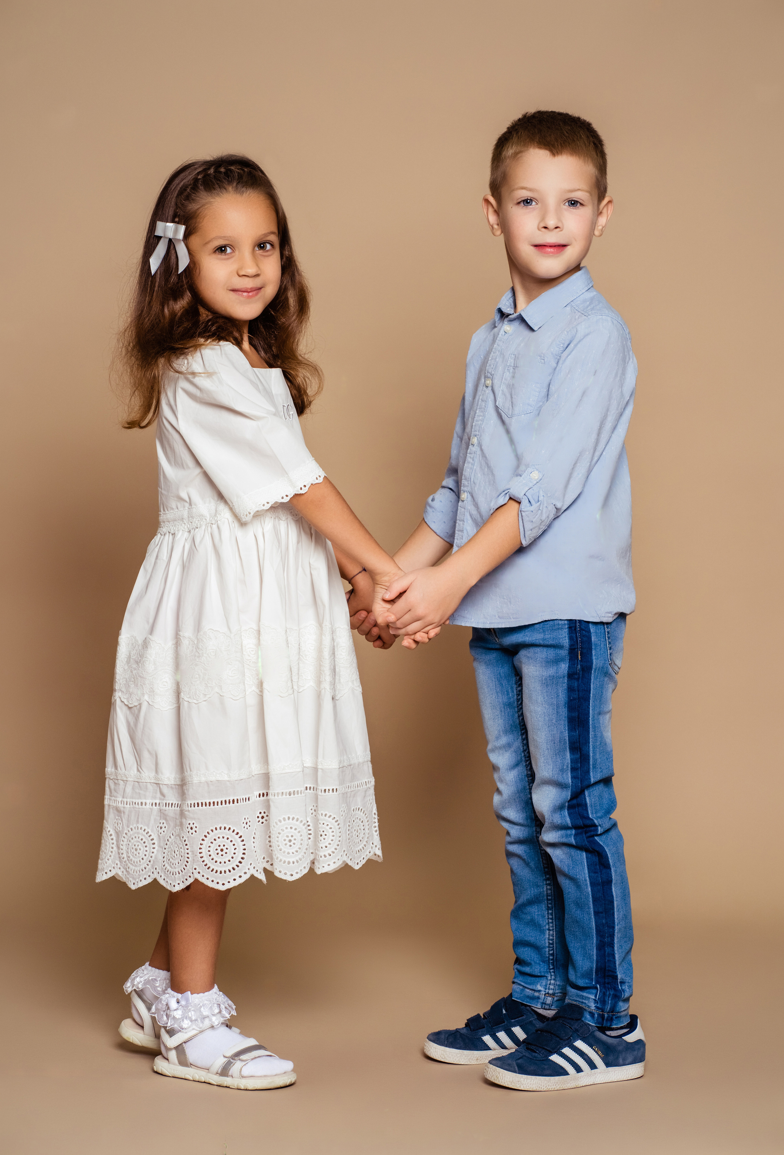 Выпускные фотокниги Фотограф для выпускников детского сада, печать фотокниг, выпускная фотосессия, виньетка на выпускной, живая анимация, оживающие фотографии, видео выпускного, выпускной фотограф, школьный фотограф, фотосессия в школе, фотосессия класса, фотосессия первоклассника, школьное видео, альбомы с оживающими фото, выпускные фотоальбомы 2024, Новороссийск, Крымск, Анапа, Геленджик, Абинск, Кабардинка, Сочи, Краснодар Краснодарский край