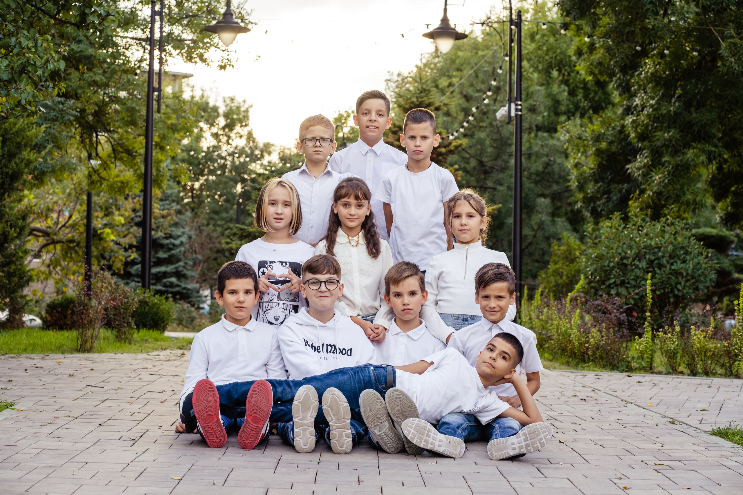 Выпускные фотокниги Фотограф для выпускников детского сада, печать фотокниг, выпускная фотосессия, виньетка на выпускной, живая анимация, оживающие фотографии, видео выпускного, выпускной фотограф, школьный фотограф, фотосессия в школе, фотосессия класса, фотосессия первоклассника, школьное видео, альбомы с оживающими фото, выпускные фотоальбомы 2024, Новороссийск, Крымск, Анапа, Геленджик, Абинск, Кабардинка, Сочи, Краснодар Краснодарский край