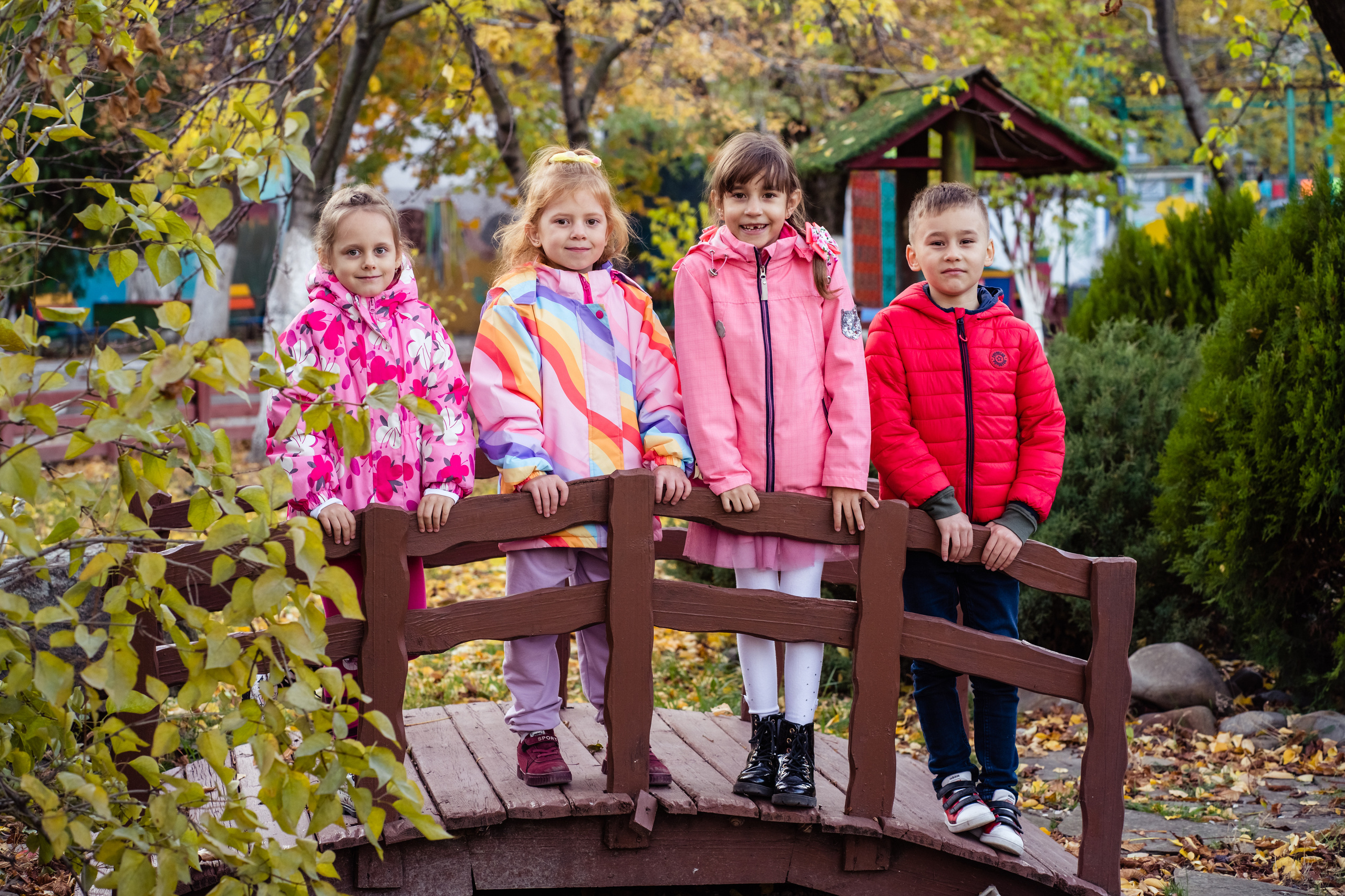 Выпускные фотокниги Фотограф для выпускников детского сада, печать фотокниг, выпускная фотосессия, виньетка на выпускной, живая анимация, оживающие фотографии, видео выпускного, выпускной фотограф, школьный фотограф, фотосессия в школе, фотосессия класса, фотосессия первоклассника, школьное видео, альбомы с оживающими фото, выпускные фотоальбомы 2024, Новороссийск, Крымск, Анапа, Геленджик, Абинск, Кабардинка, Сочи, Краснодар Краснодарский край