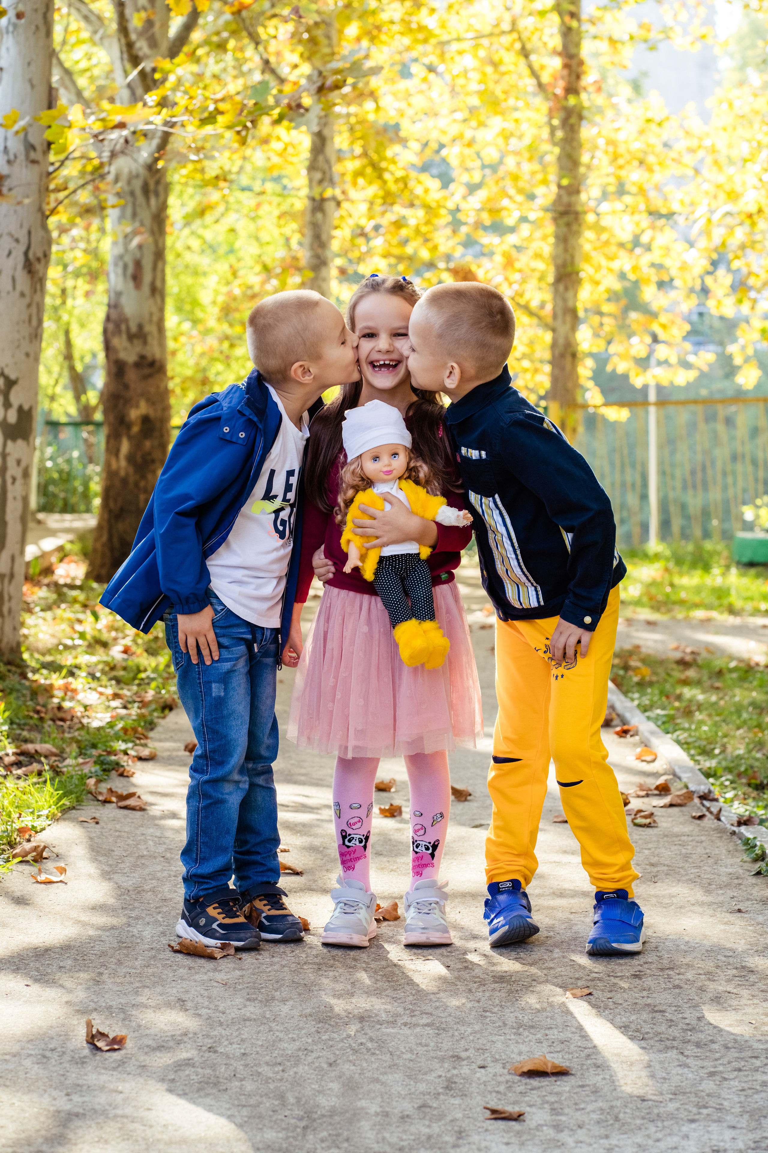 Выпускные фотокниги Фотограф для выпускников детского сада, печать фотокниг, выпускная фотосессия, виньетка на выпускной, живая анимация, оживающие фотографии, видео выпускного, выпускной фотограф, школьный фотограф, фотосессия в школе, фотосессия класса, фотосессия первоклассника, школьное видео, альбомы с оживающими фото, выпускные фотоальбомы 2024, Новороссийск, Крымск, Анапа, Геленджик, Абинск, Кабардинка, Сочи, Краснодар Краснодарский край