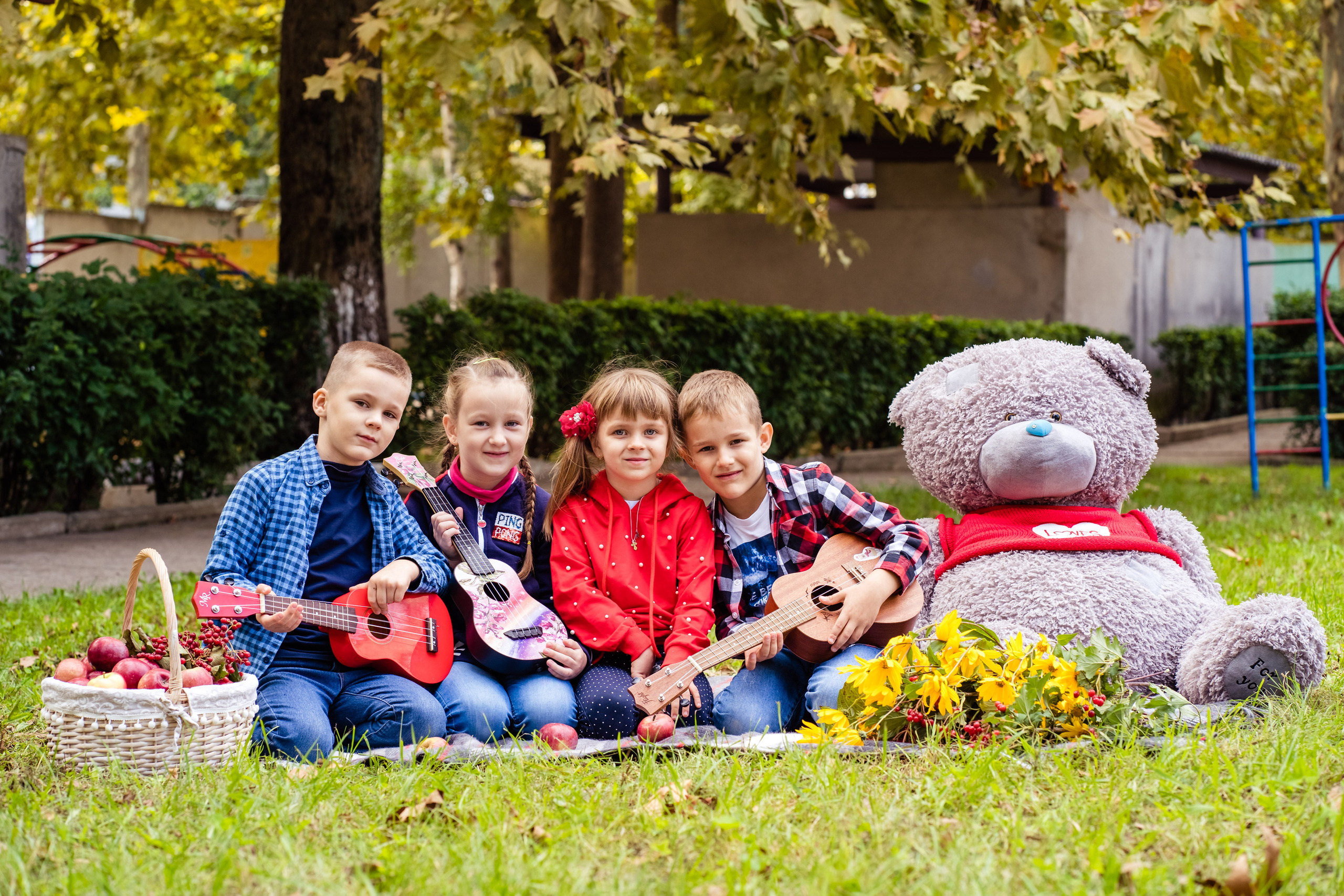 Выпускные фотокниги Фотограф для выпускников детского сада, печать фотокниг, выпускная фотосессия, виньетка на выпускной, живая анимация, оживающие фотографии, видео выпускного, выпускной фотограф, школьный фотограф, фотосессия в школе, фотосессия класса, фотосессия первоклассника, школьное видео, альбомы с оживающими фото, выпускные фотоальбомы 2024, Новороссийск, Крымск, Анапа, Геленджик, Абинск, Кабардинка, Сочи, Краснодар Краснодарский край