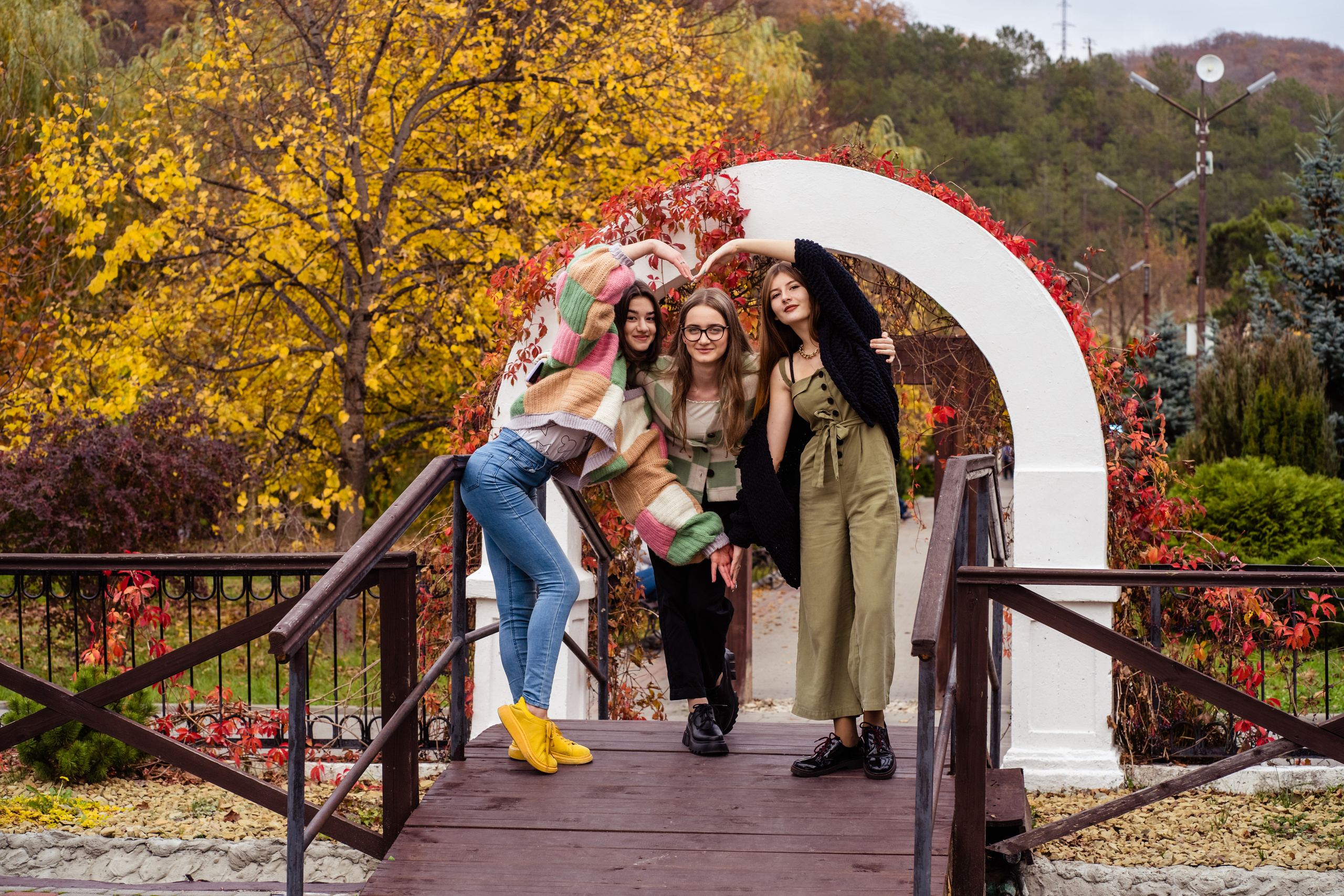 Выпускные фотоальбомы, Выпускные фотокниги Фотограф для выпускников детского сада, печать фотокниг, выпускная фотосессия, виньетка на выпускной, живая анимация, оживающие фотографии, видео выпускного, выпускной фотограф, школьный фотограф, фотосессия в школе, фотосессия класса, фотосессия первоклассника, школьное видео, альбомы с оживающими фото, выпускные фотоальбомы 2024, Новороссийск, Крымск, Анапа, Геленджик, Абинск, Кабардинка, Сочи, Краснодар Краснодарский край