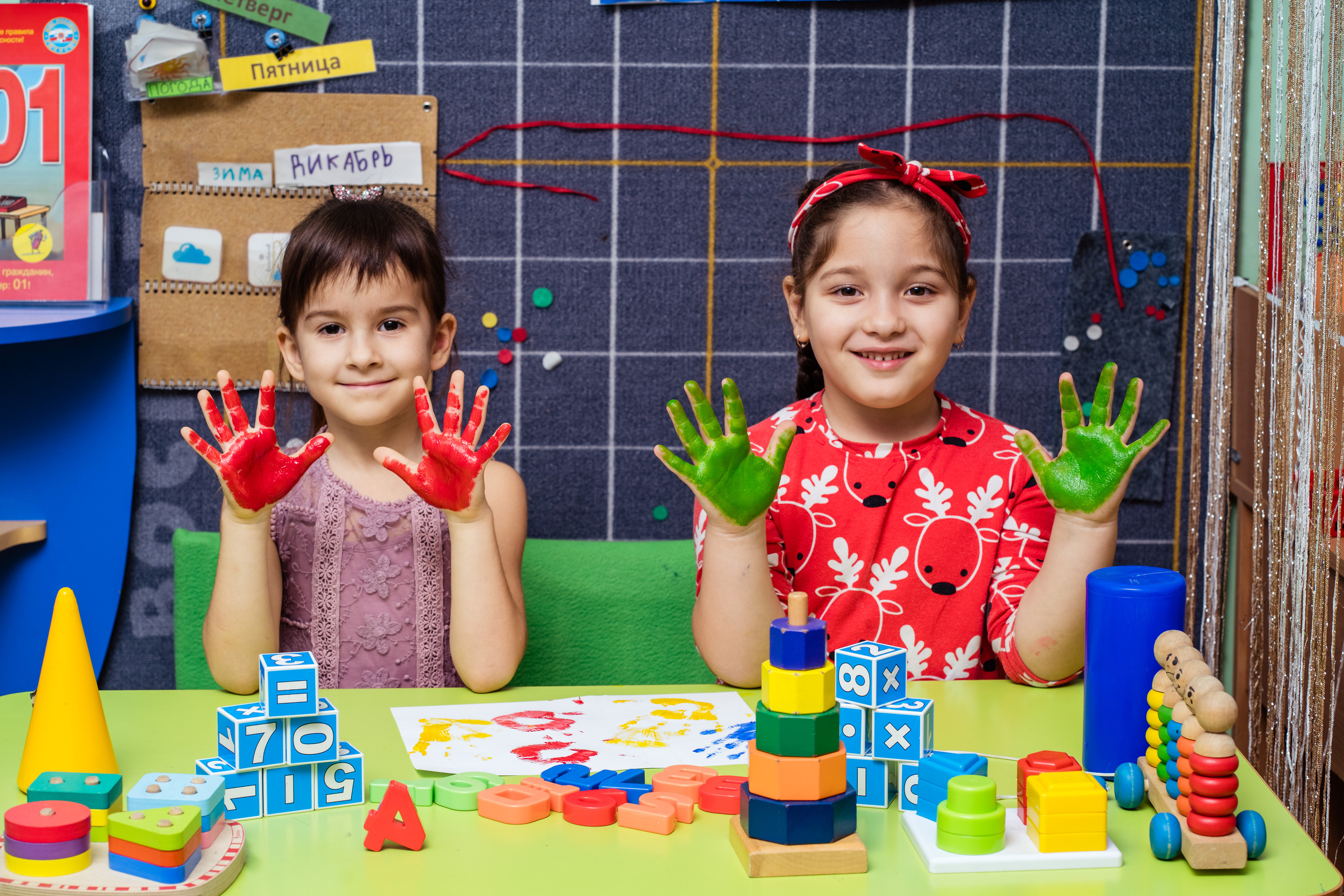 Выпускные фотокниги Фотограф для выпускников детского сада, печать фотокниг, выпускная фотосессия, виньетка на выпускной, живая анимация, оживающие фотографии, видео выпускного, выпускной фотограф, школьный фотограф, фотосессия в школе, фотосессия класса, фотосессия первоклассника, школьное видео, альбомы с оживающими фото, выпускные фотоальбомы 2024, Новороссийск, Крымск, Анапа, Геленджик, Абинск, Кабардинка, Сочи, Краснодар Краснодарский край