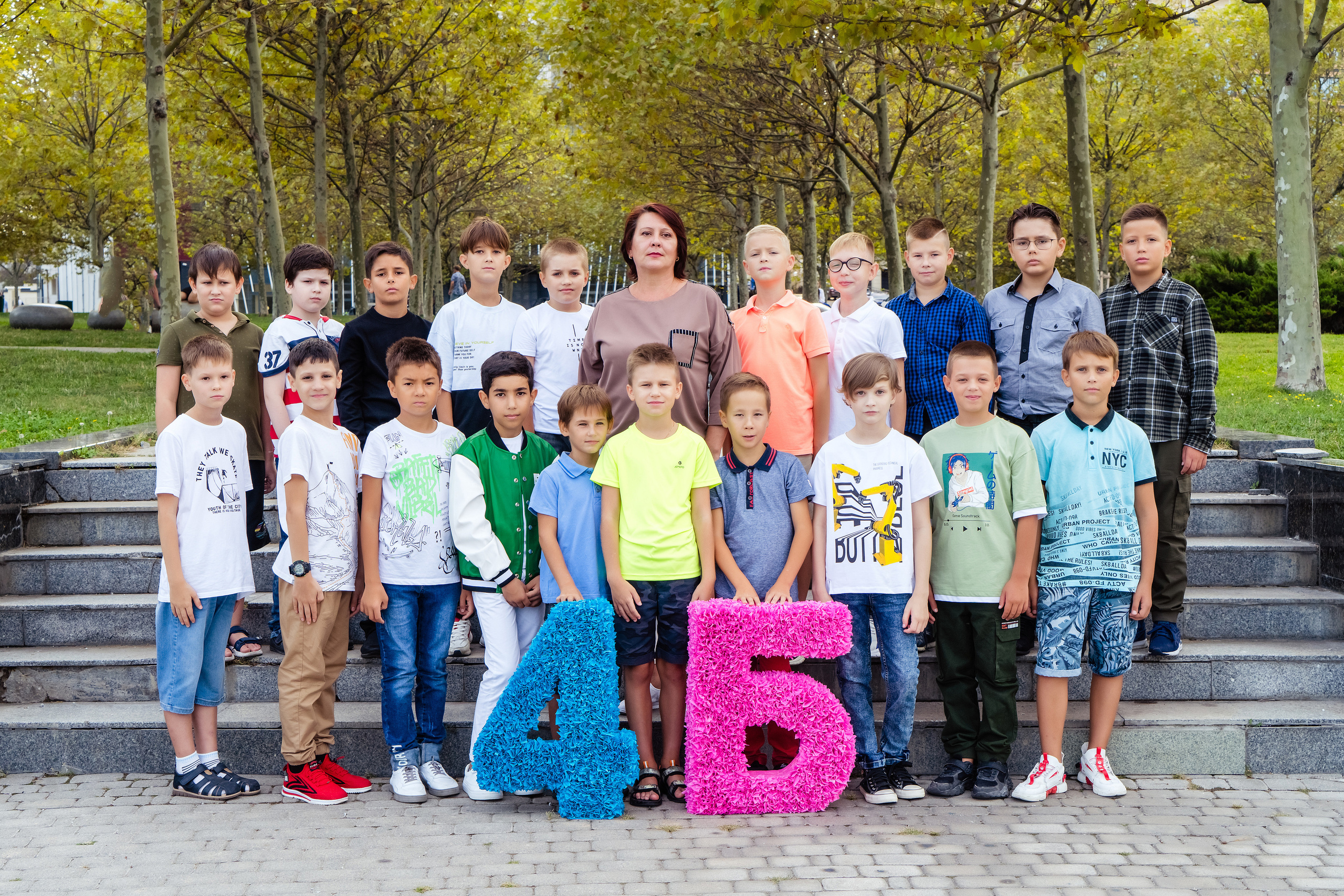 Выпускные фотокниги Фотограф для выпускников детского сада, печать фотокниг, выпускная фотосессия, виньетка на выпускной, живая анимация, оживающие фотографии, видео выпускного, выпускной фотограф, школьный фотограф, фотосессия в школе, фотосессия класса, фотосессия первоклассника, школьное видео, альбомы с оживающими фото, выпускные фотоальбомы 2024, Новороссийск, Крымск, Анапа, Геленджик, Абинск, Кабардинка, Сочи, Краснодар Краснодарский край