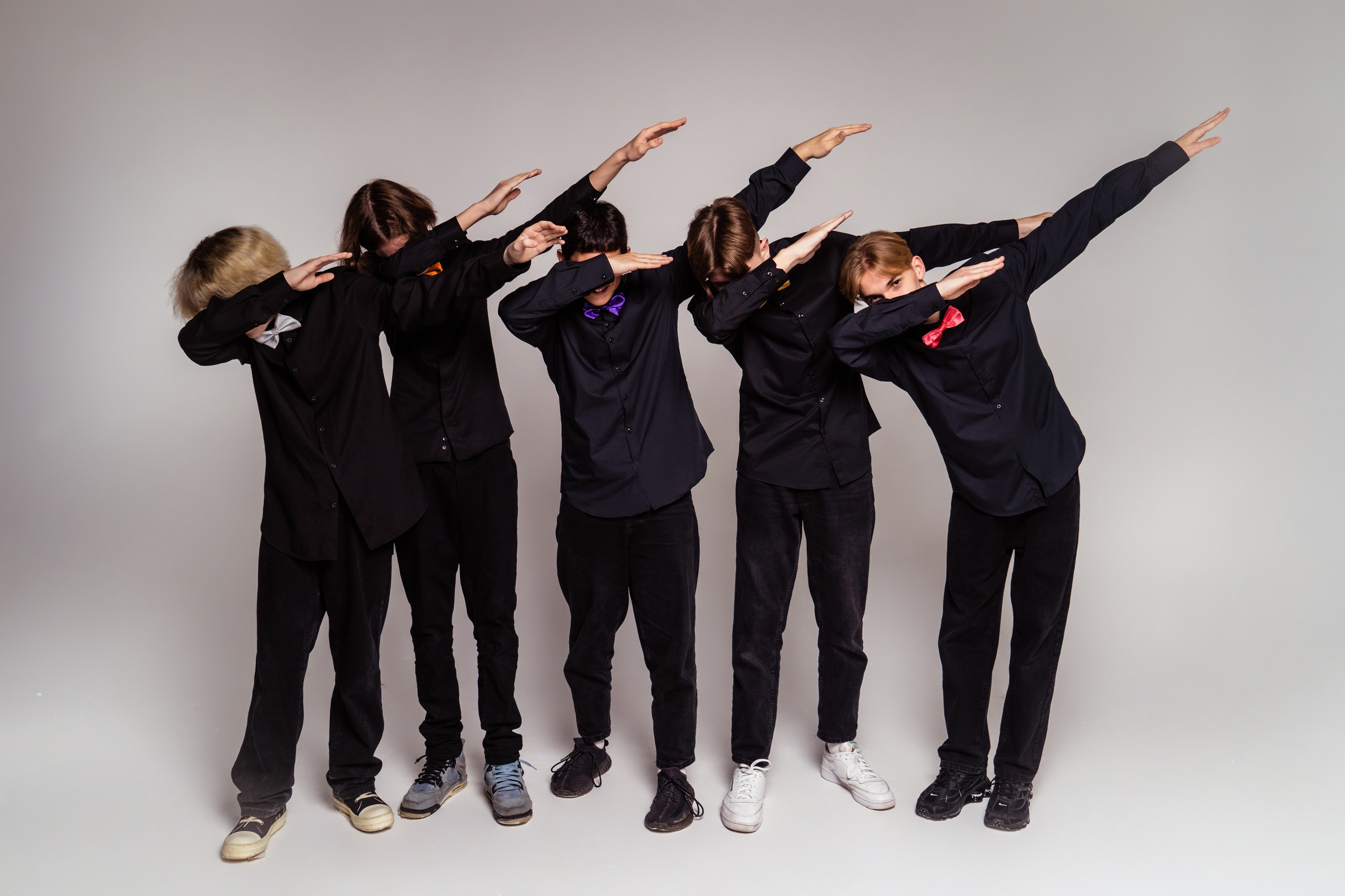 Выпускные фотокниги Фотограф для выпускников детского сада, печать фотокниг, выпускная фотосессия, виньетка на выпускной, живая анимация, оживающие фотографии, видео выпускного, выпускной фотограф, школьный фотограф, фотосессия в школе, фотосессия класса, фотосессия первоклассника, школьное видео, альбомы с оживающими фото, выпускные фотоальбомы 2024, Новороссийск, Крымск, Анапа, Геленджик, Абинск, Кабардинка, Сочи, Краснодар Краснодарский край