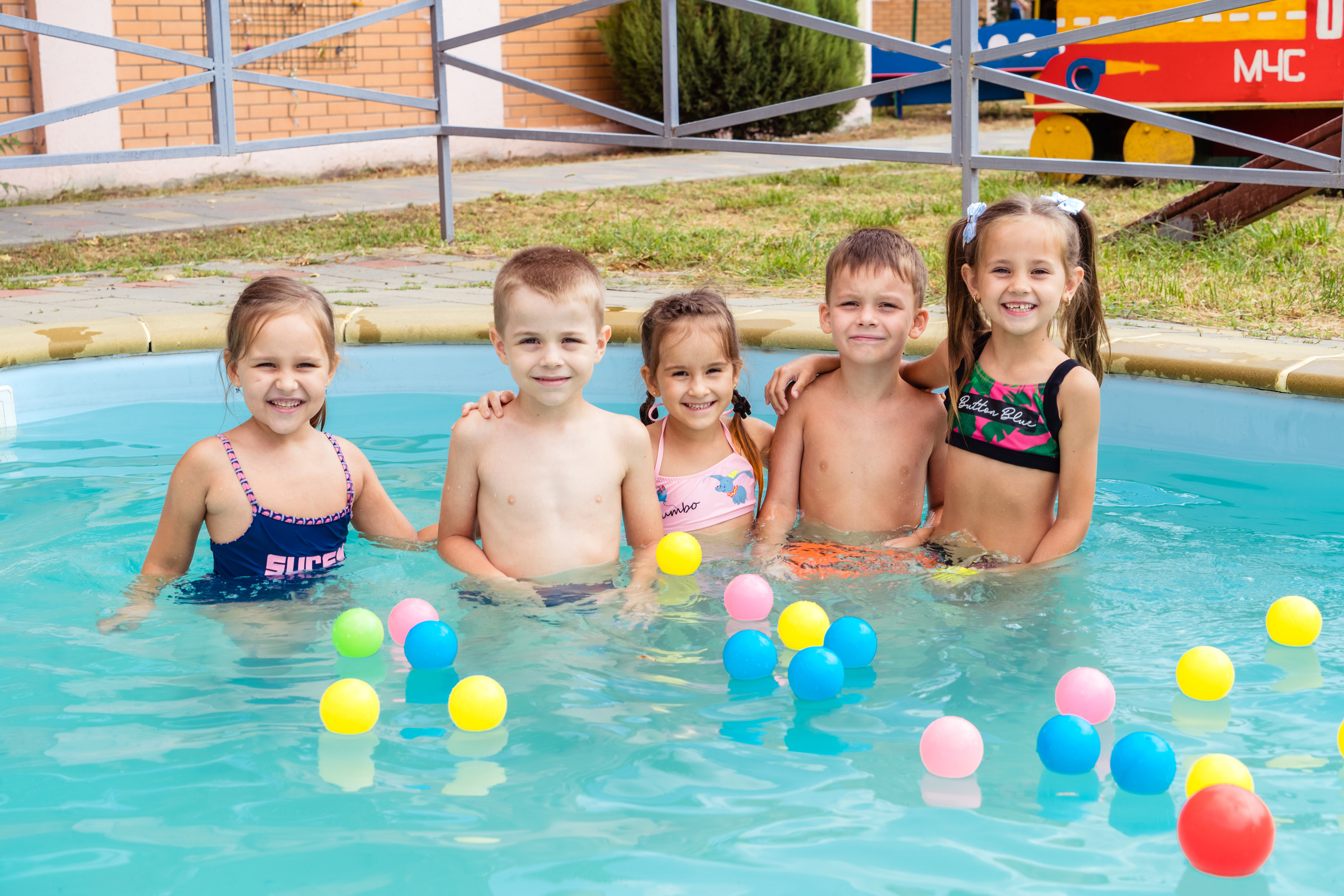 Выпускные фотокниги Фотограф для выпускников детского сада, печать фотокниг, выпускная фотосессия, виньетка на выпускной, живая анимация, оживающие фотографии, видео выпускного, выпускной фотограф, школьный фотограф, фотосессия в школе, фотосессия класса, фотосессия первоклассника, школьное видео, альбомы с оживающими фото, выпускные фотоальбомы 2024, Новороссийск, Крымск, Анапа, Геленджик, Абинск, Кабардинка, Сочи, Краснодар Краснодарский край